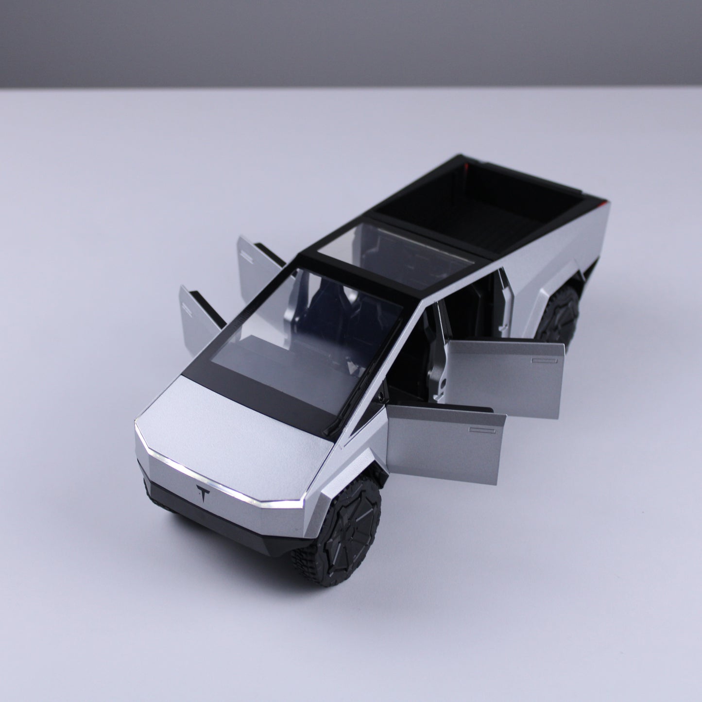 نموذج مصغر لشاحنة تسلا سايبر بمقياس 1:24