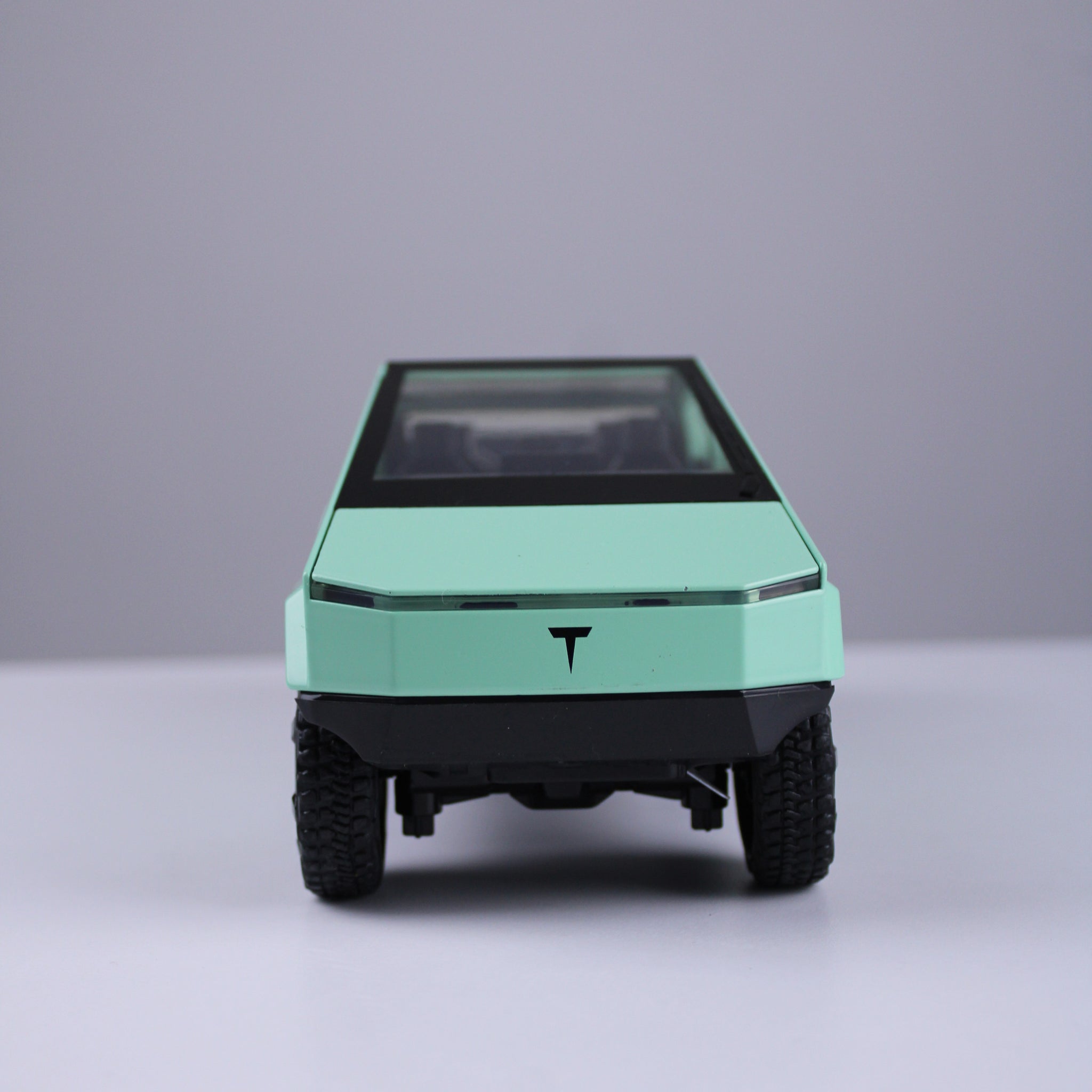 نموذج مصغر لشاحنة تسلا سايبر بمقياس 1:24