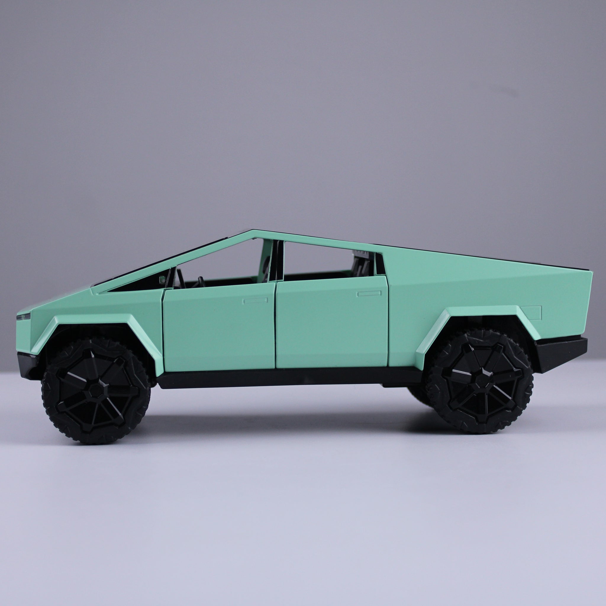 نموذج مصغر لشاحنة تسلا سايبر بمقياس 1:24