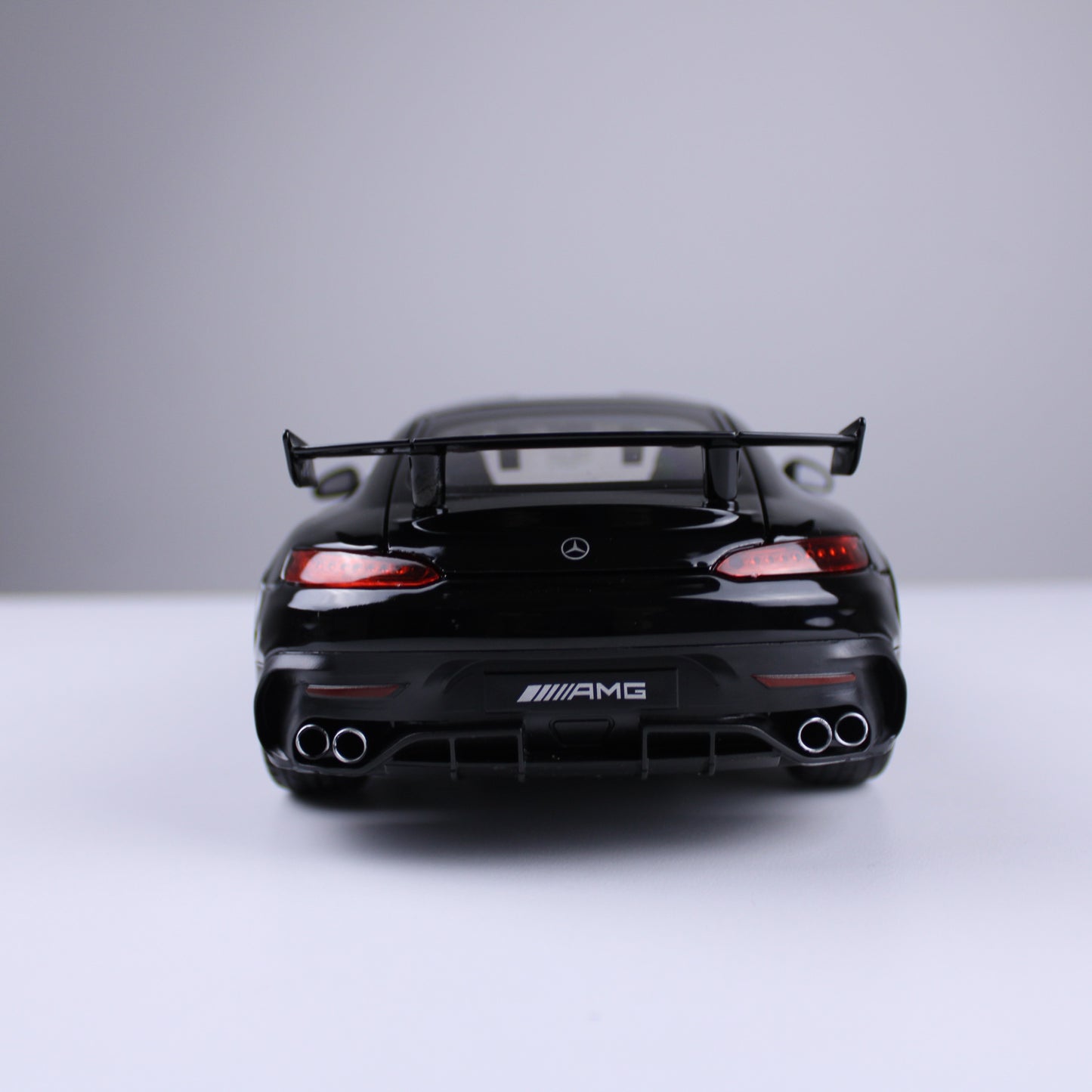 Mercedes-Benz AMG GT Black Series Die-Cast Model – 1:18