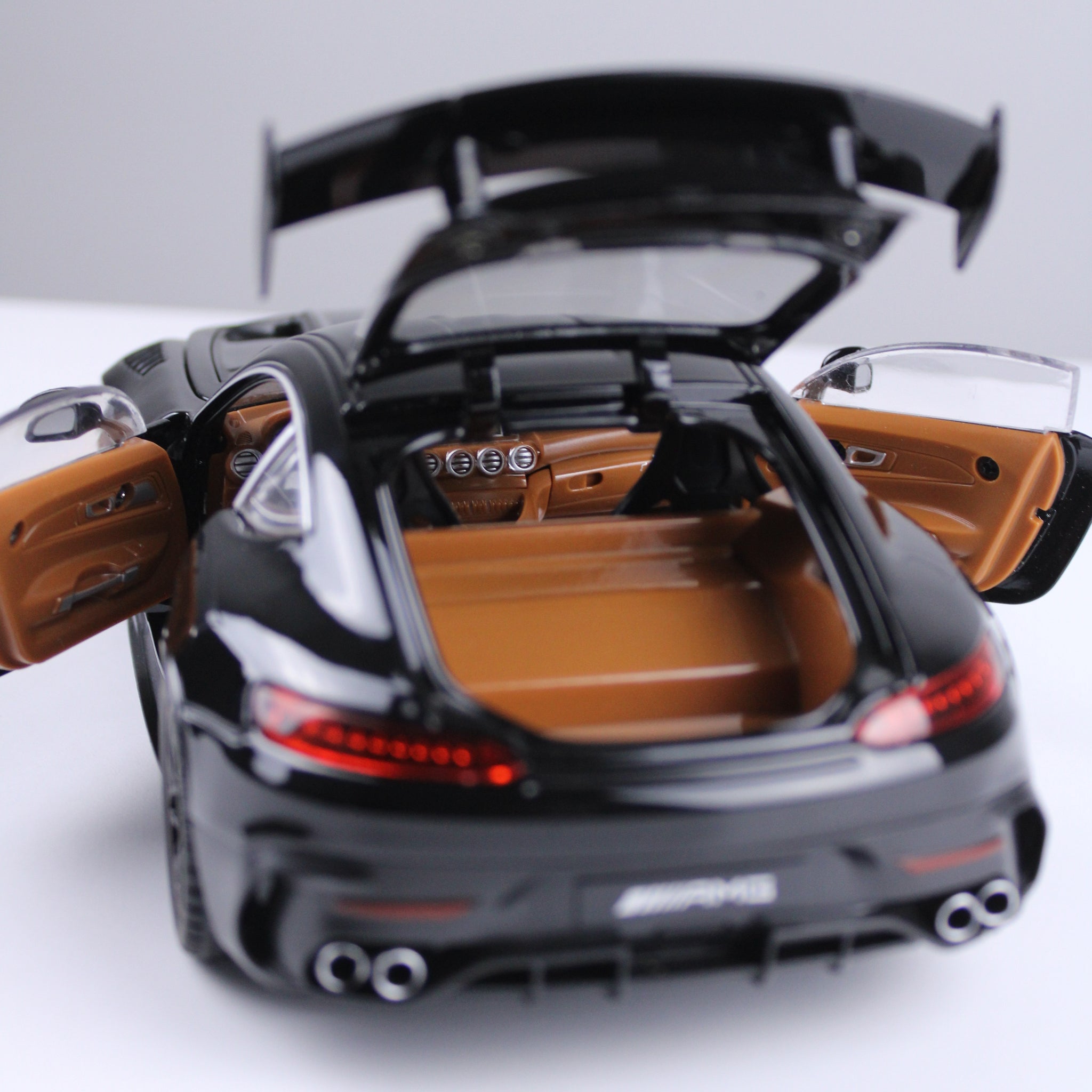 Mercedes-Benz AMG GT Black Series Die-Cast Model – 1:18
