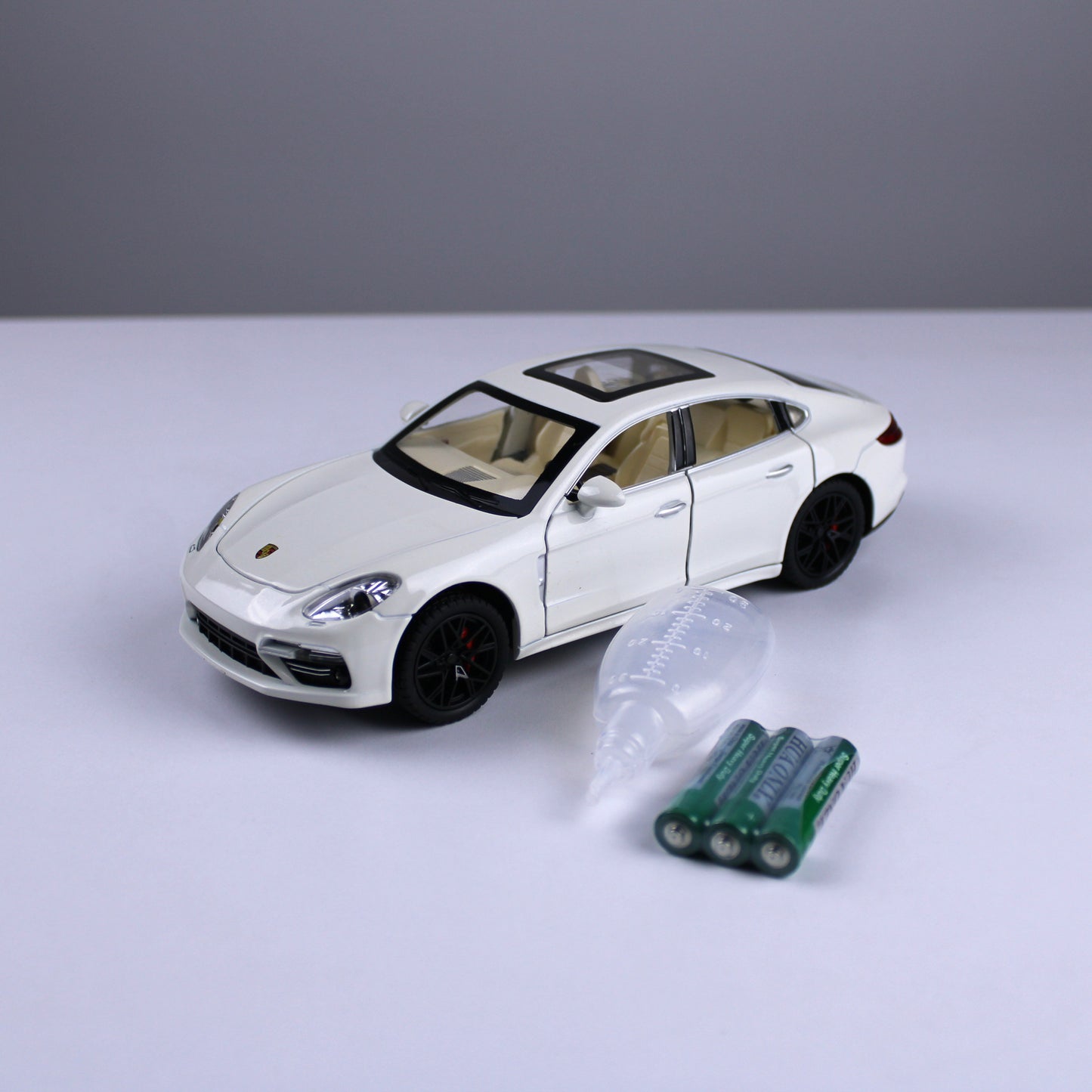 نموذج مصغر من بورش باناميرا - بمقياس 1:24