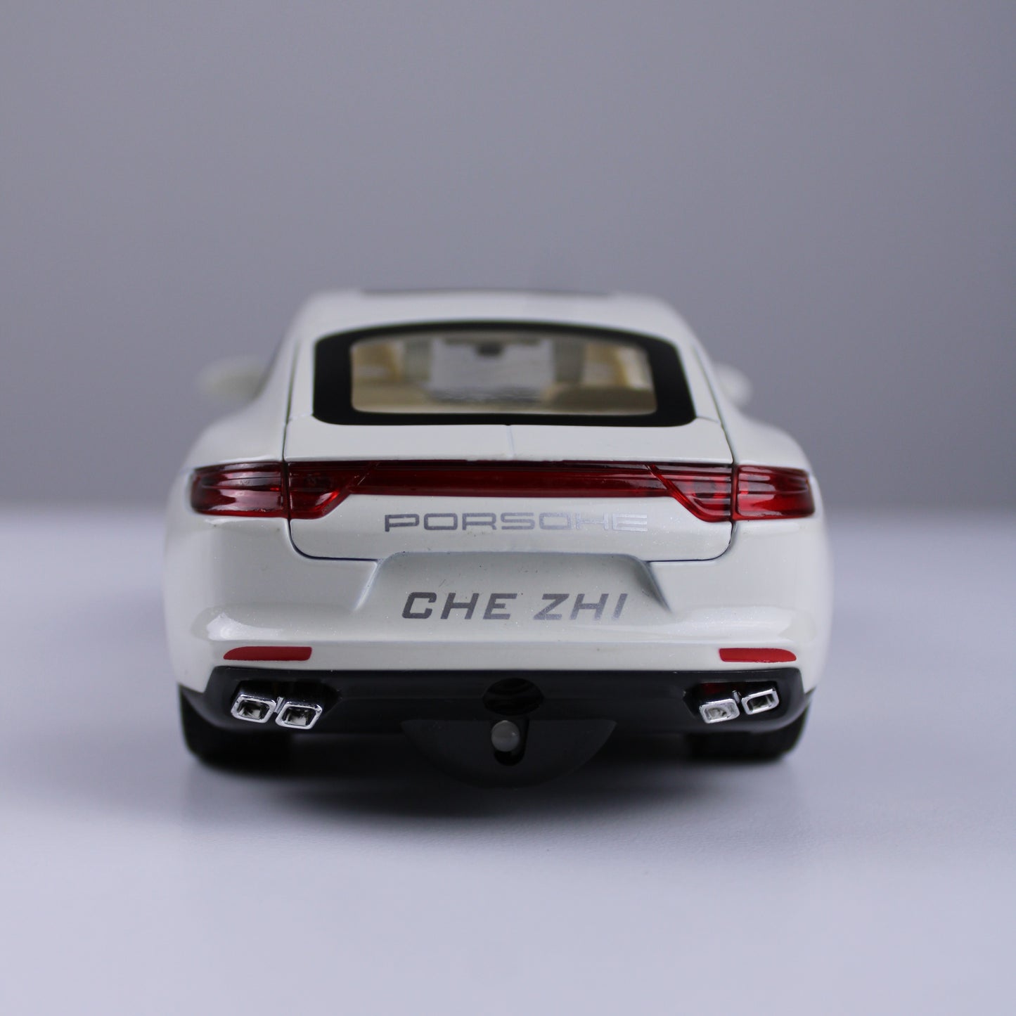 نموذج مصغر من بورش باناميرا - بمقياس 1:24