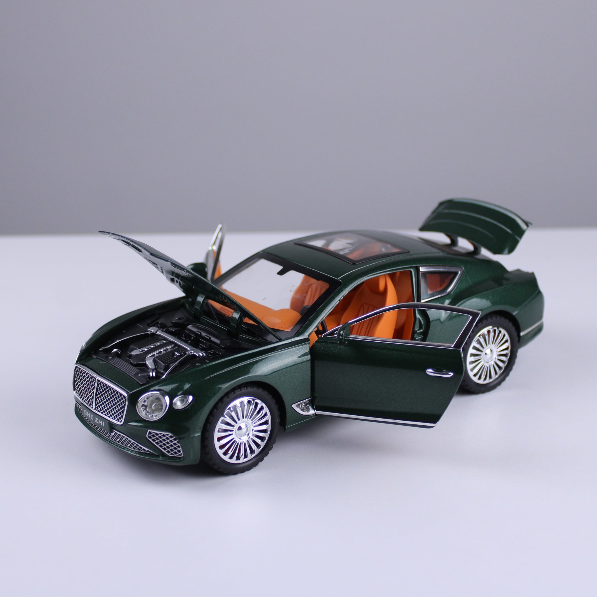 نموذج مصغر من سيارة بنتلي كونتيننتال جي تي - بمقياس 1:24 
