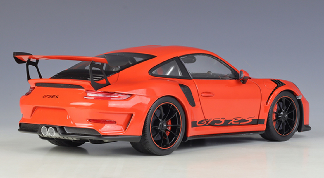 نموذج ويللي بورشه 911 GT3 RS المصبوب 1:18 - إصدار جي تي أوتوز (997)