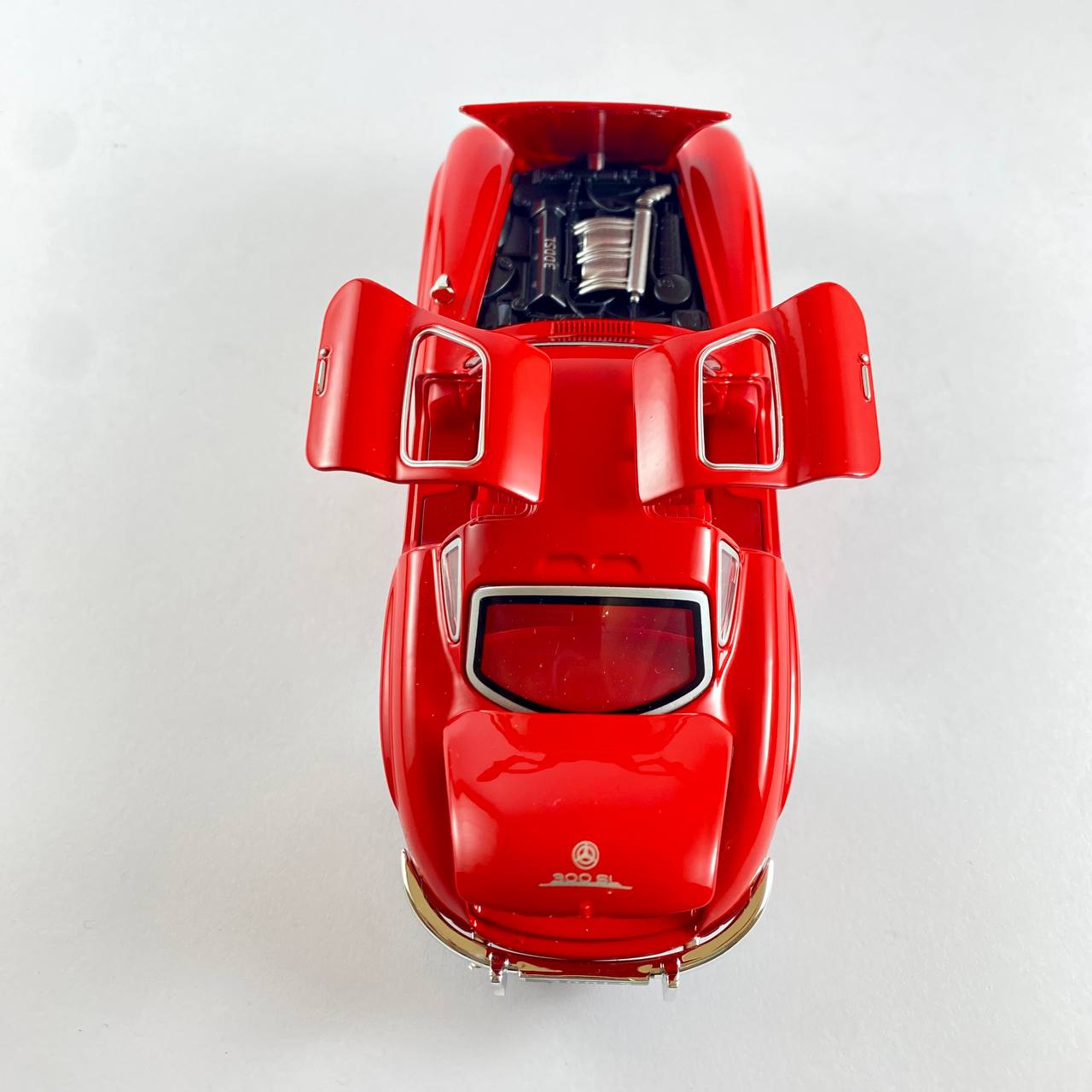 Mercedes-Benz 300SL 1:32 Scale Die-Cast Model Car