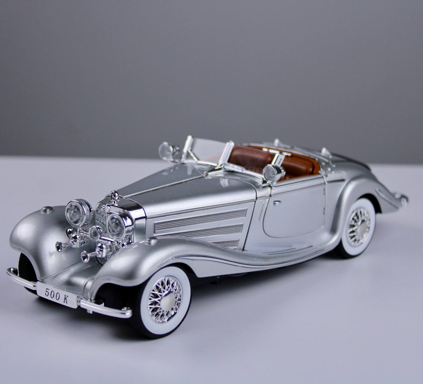 Mercedes Classic 500K 1:24 Scale Die-Cast Model Car