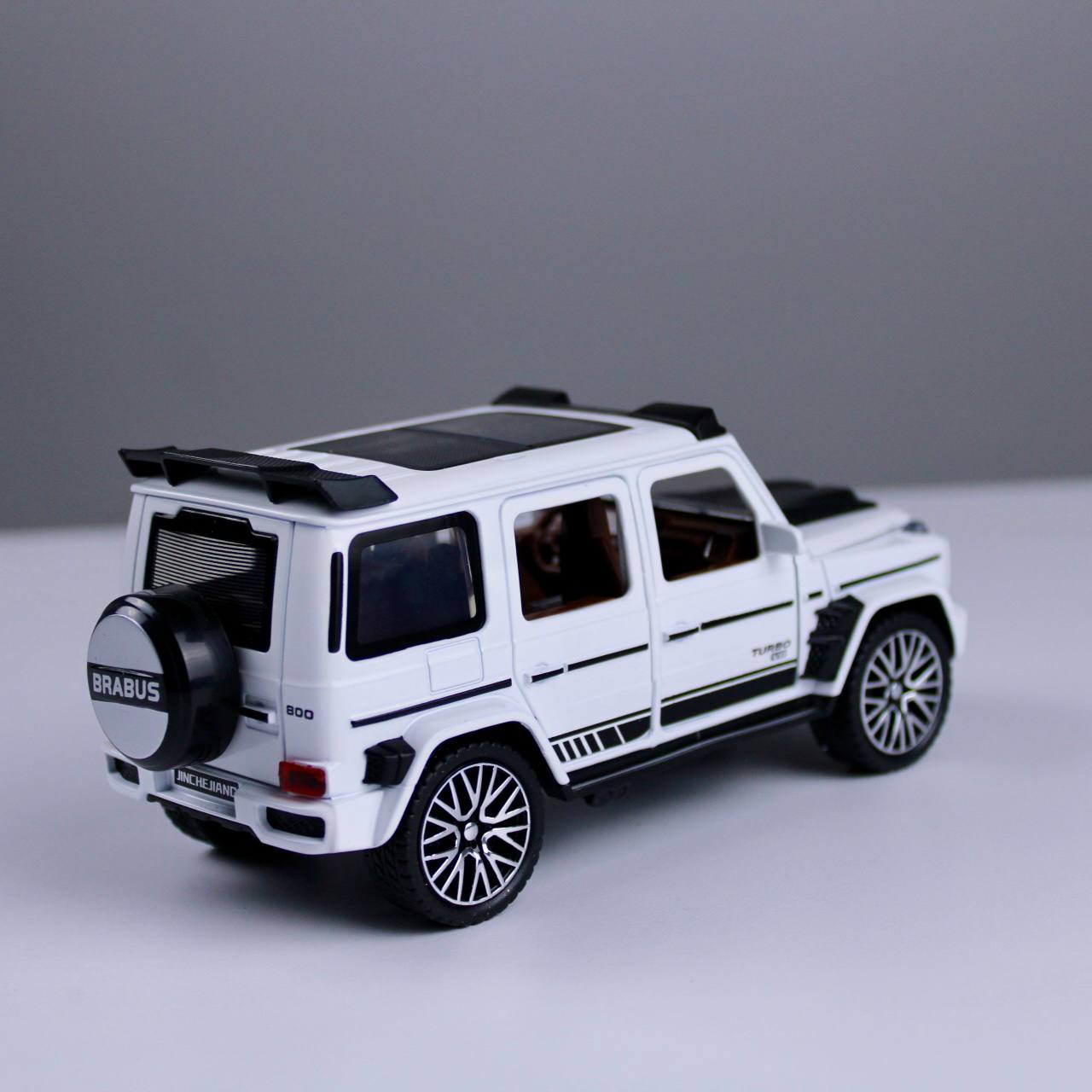 Mercedes G800 – 1:32 Scale