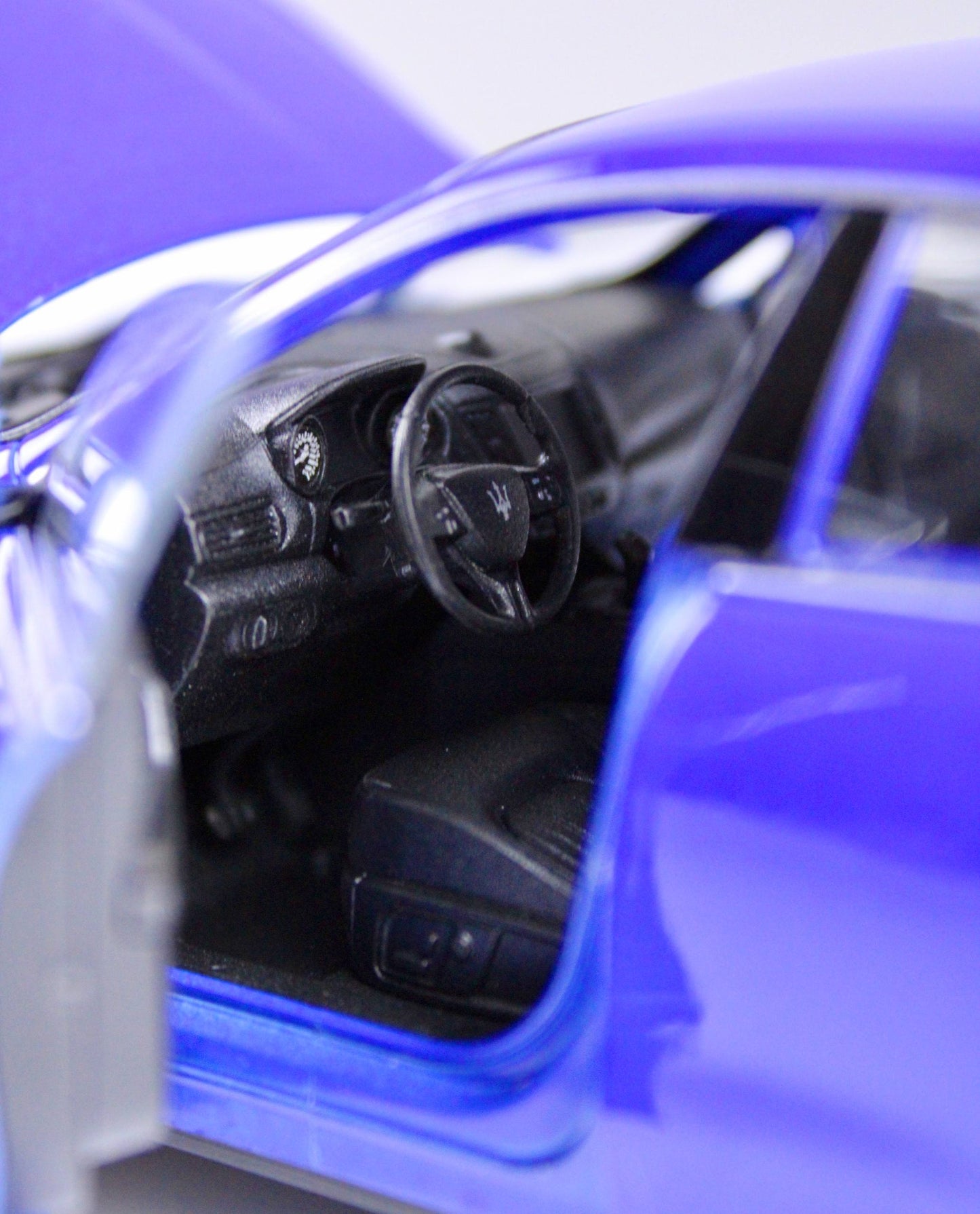 Maserati Levante Die-Cast Model – Welly Scale 1:24