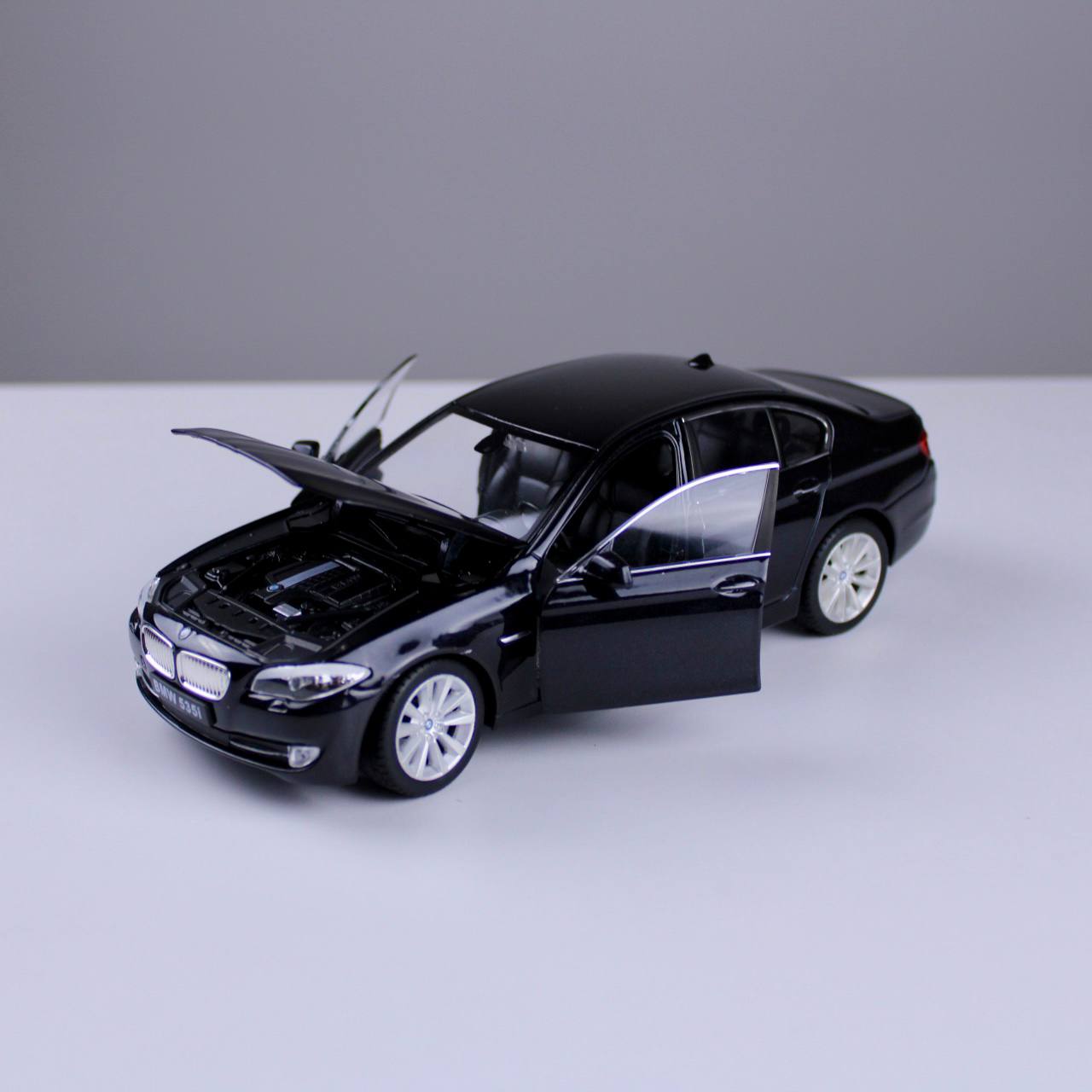 BMW 535i Die-Cast Model - Black