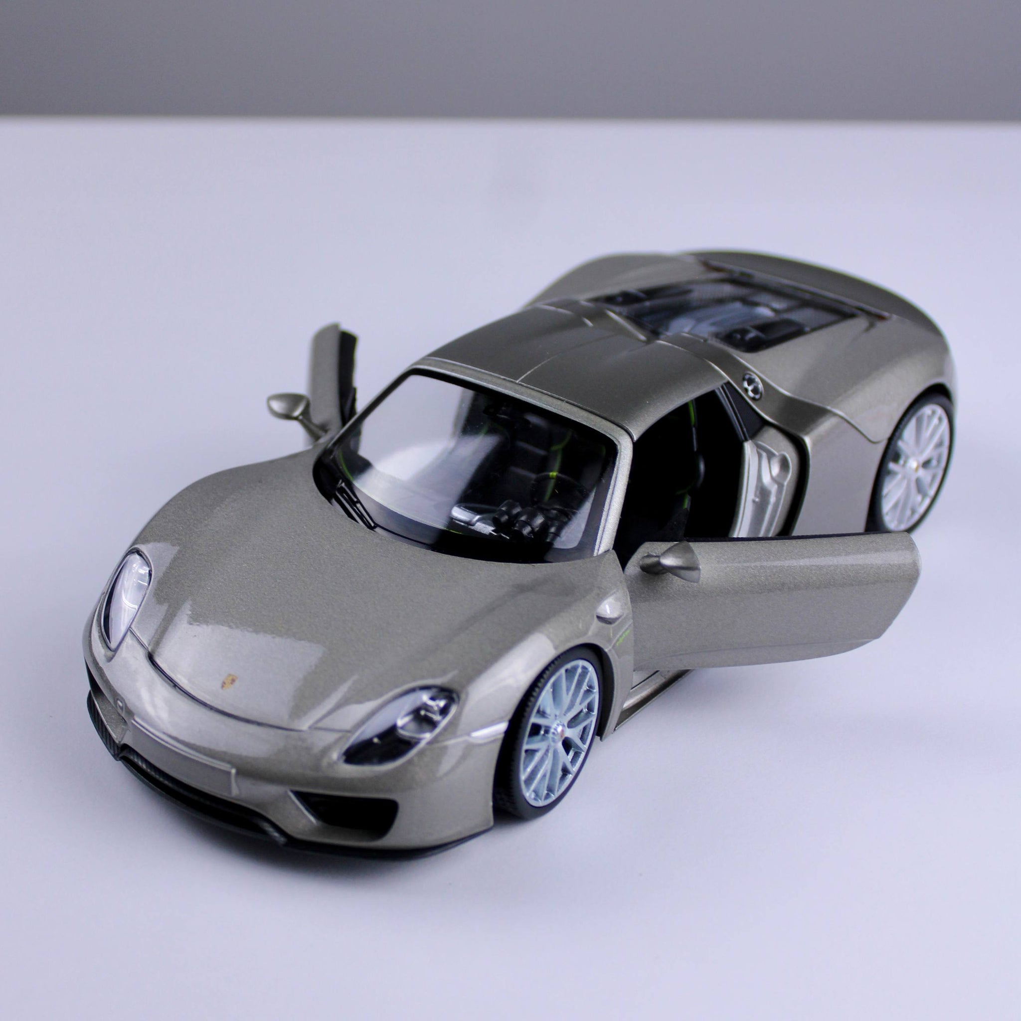 Porsche 918 Spyder - Champagne