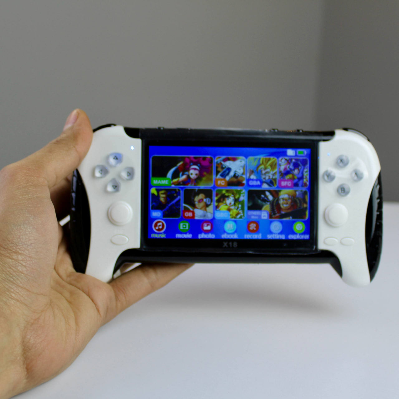 جهاز الألعاب المحمول GC X18 – شاشة 4.3 بوصة | أكثر من 10,000 لعبة كلاسيكية
