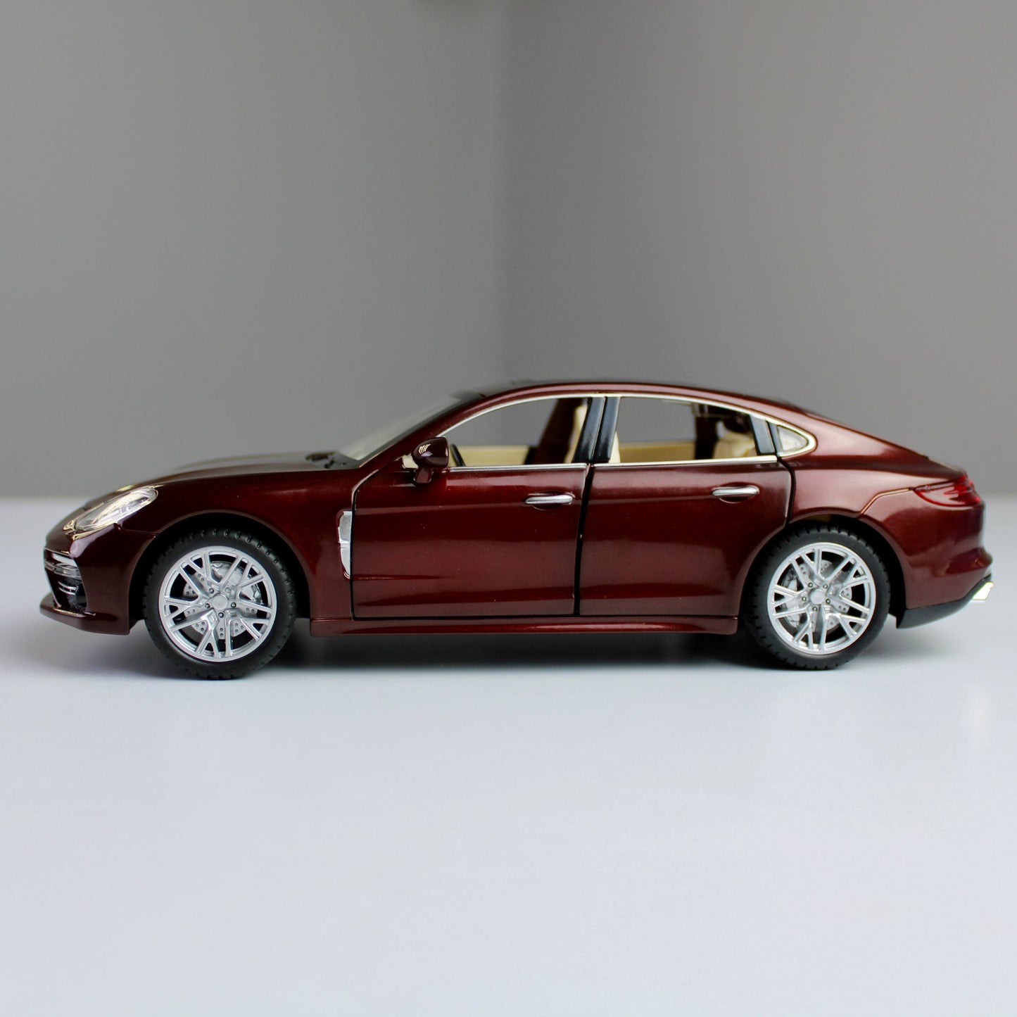 Porsche Panamera Diecast Model – Realistic Luxury Car Replica
