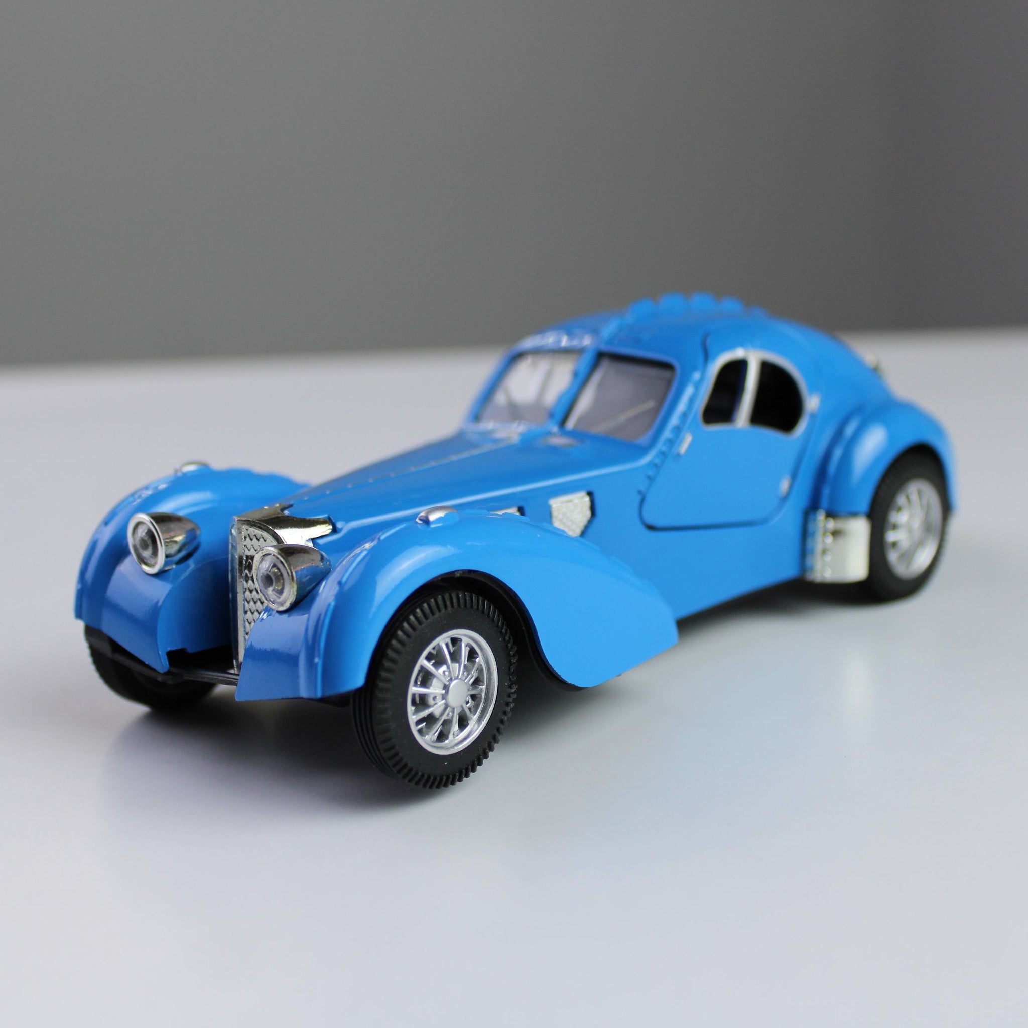 مجسم Bugatti 1936 – سيارة كلاسيكية بمقياس 1:28