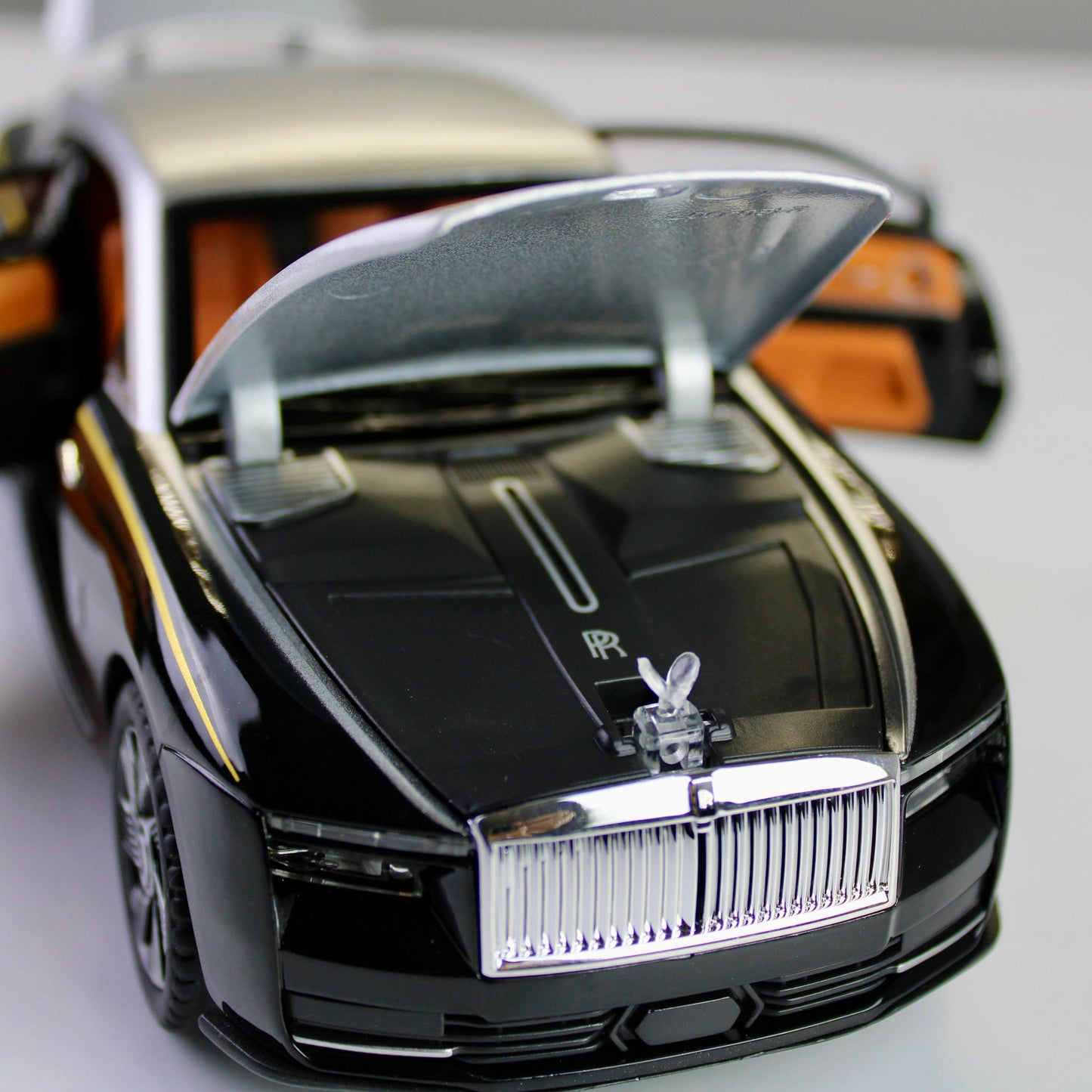 Rolls-Royce Spectre 1:24 Diecast – Light, Sound
