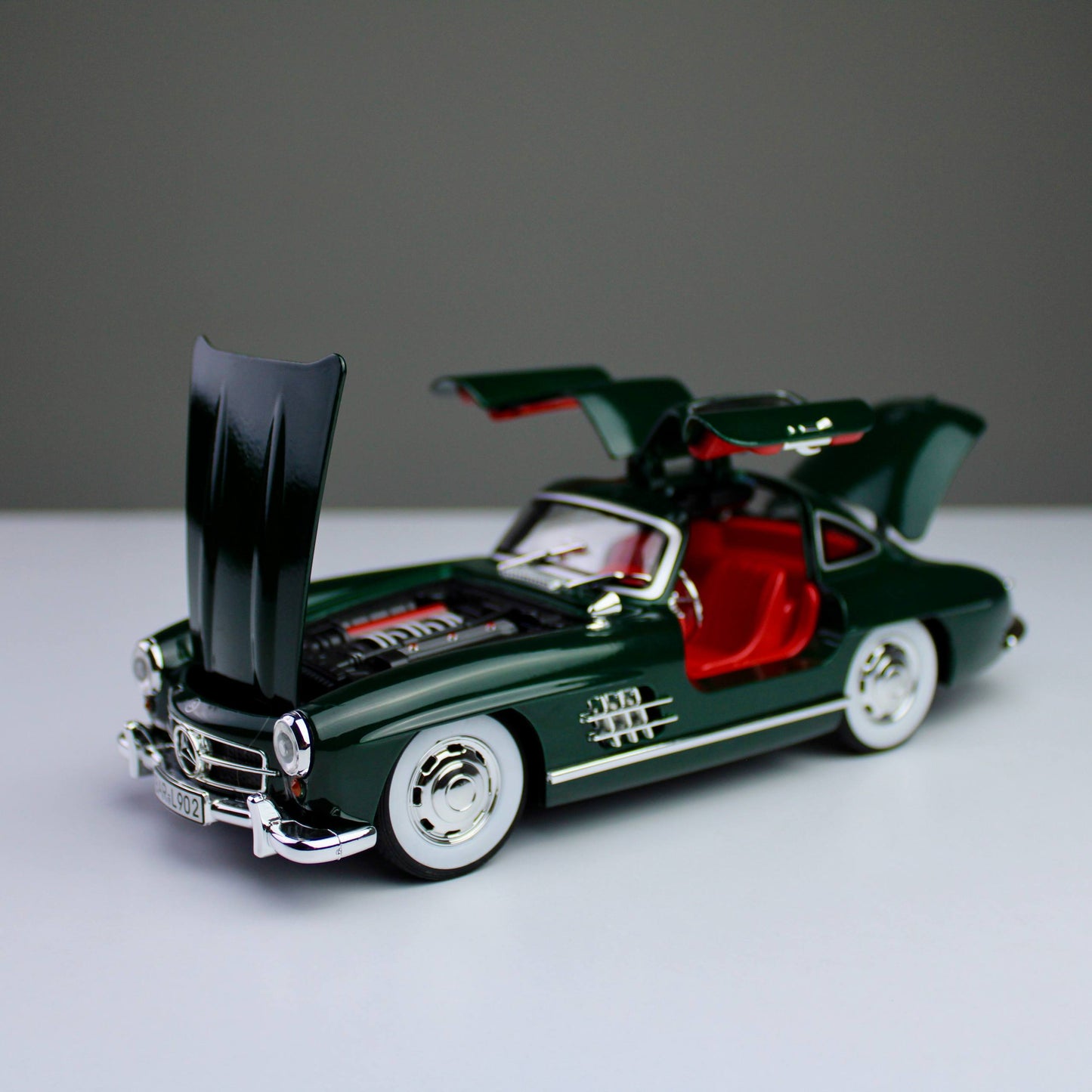 Mercedes-Benz 300SL Gullwing 1:24 Die-Cast