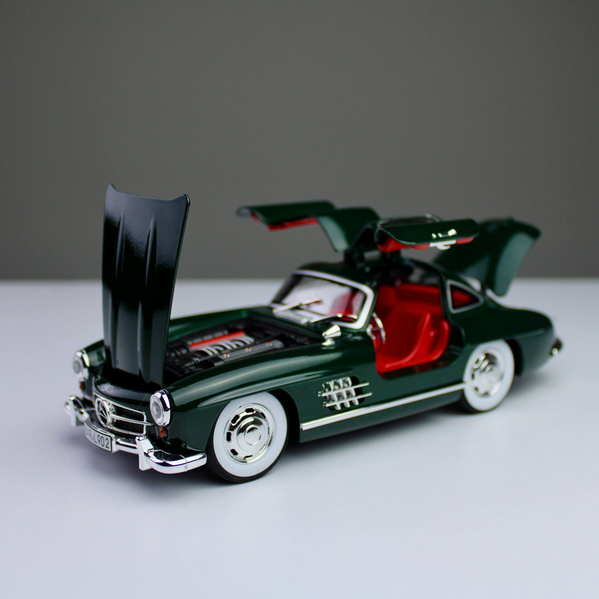 Mercedes-Benz 300SL Gullwing 1:24 Die-Cast