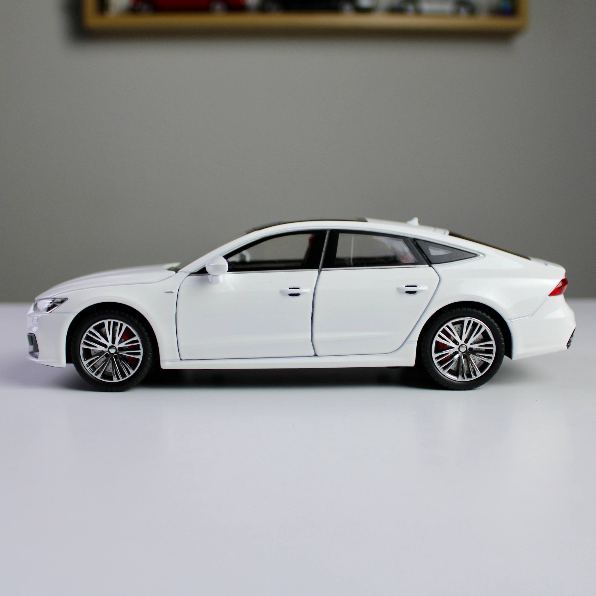 Audi A7 1:24 Die-Cast Model Car
