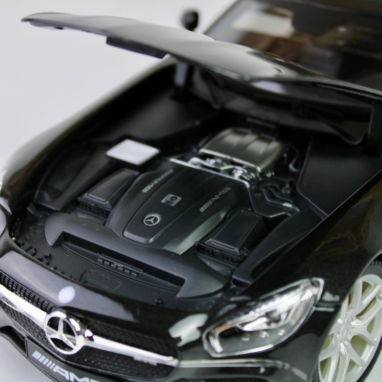 مايستو مرسيدس-AMG GT 1:18 سيارة موديل مصبوبة – الإصدار الأسود