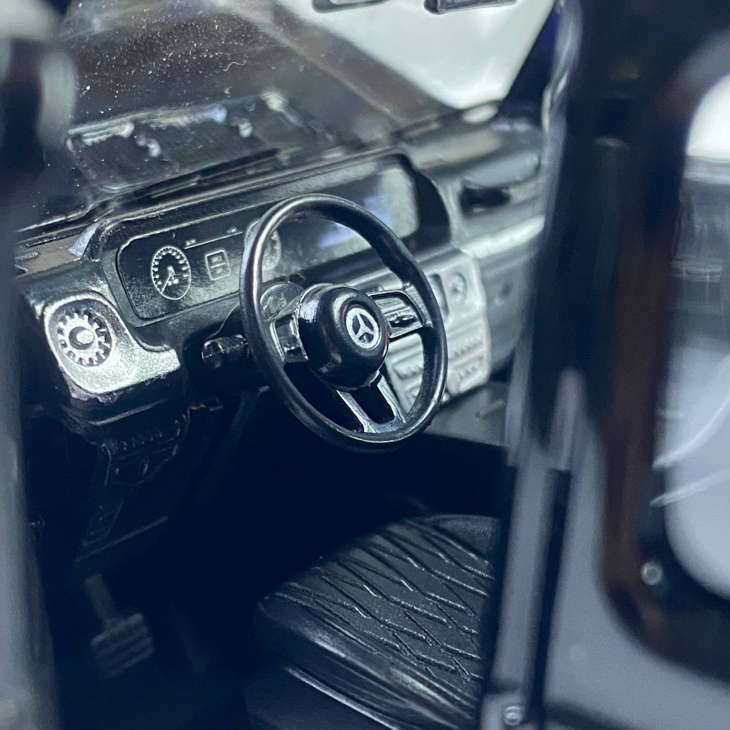 Maisto Mercedes-Benz G-Class 2019 1:24 Die-Cast Model Car