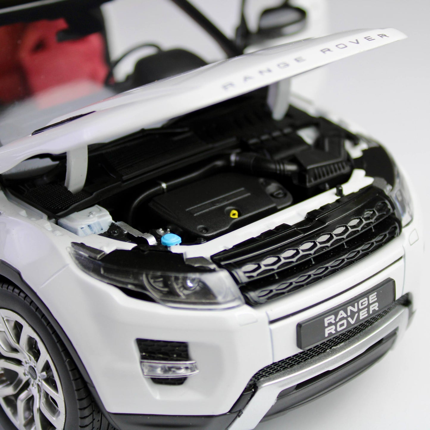 GT Autos Range Rover Evoque 1:18 Die-Cast Model – Premium SUV Edition