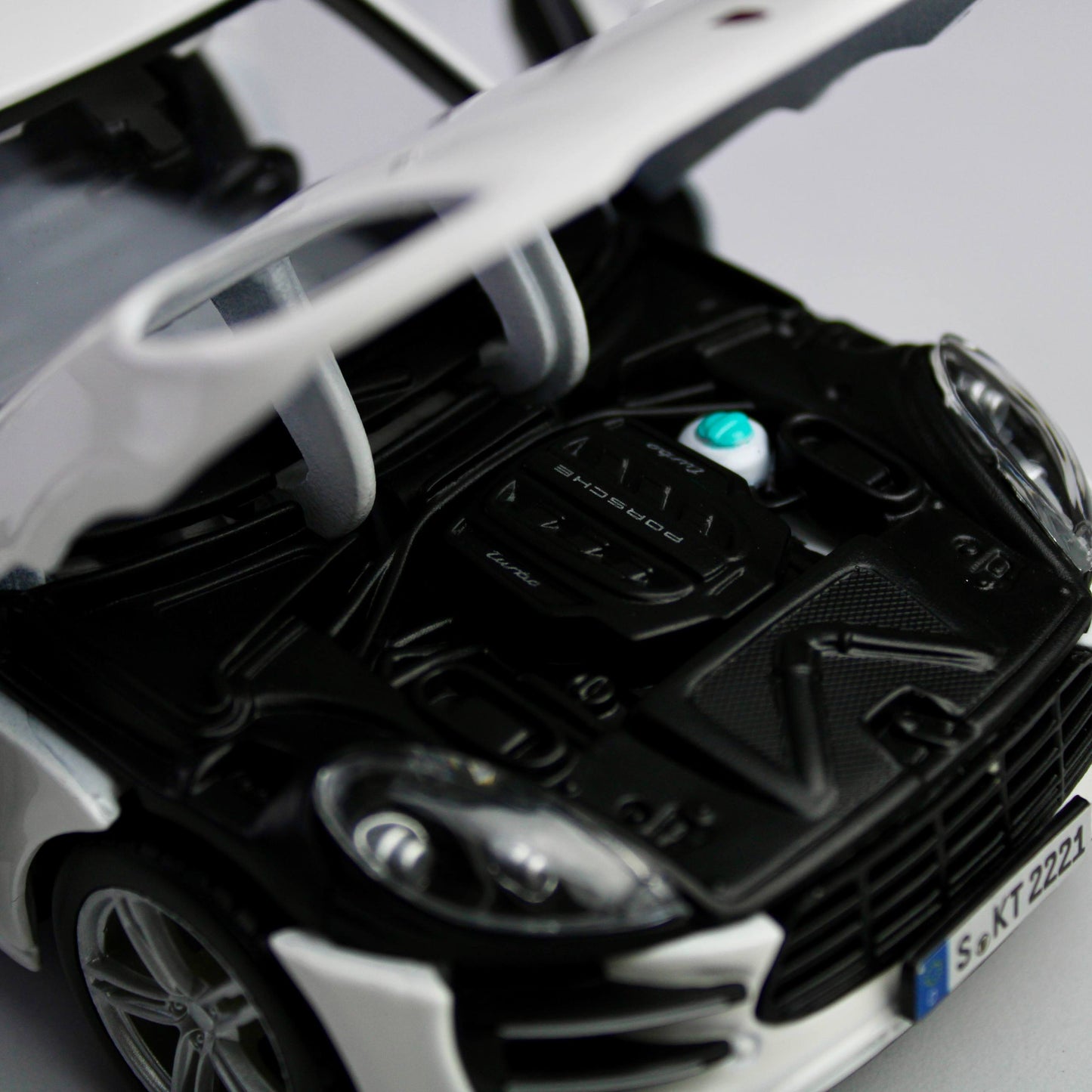 Bburago Porsche Macan 1:24 Die-Cast Model SUV – Star Collezione