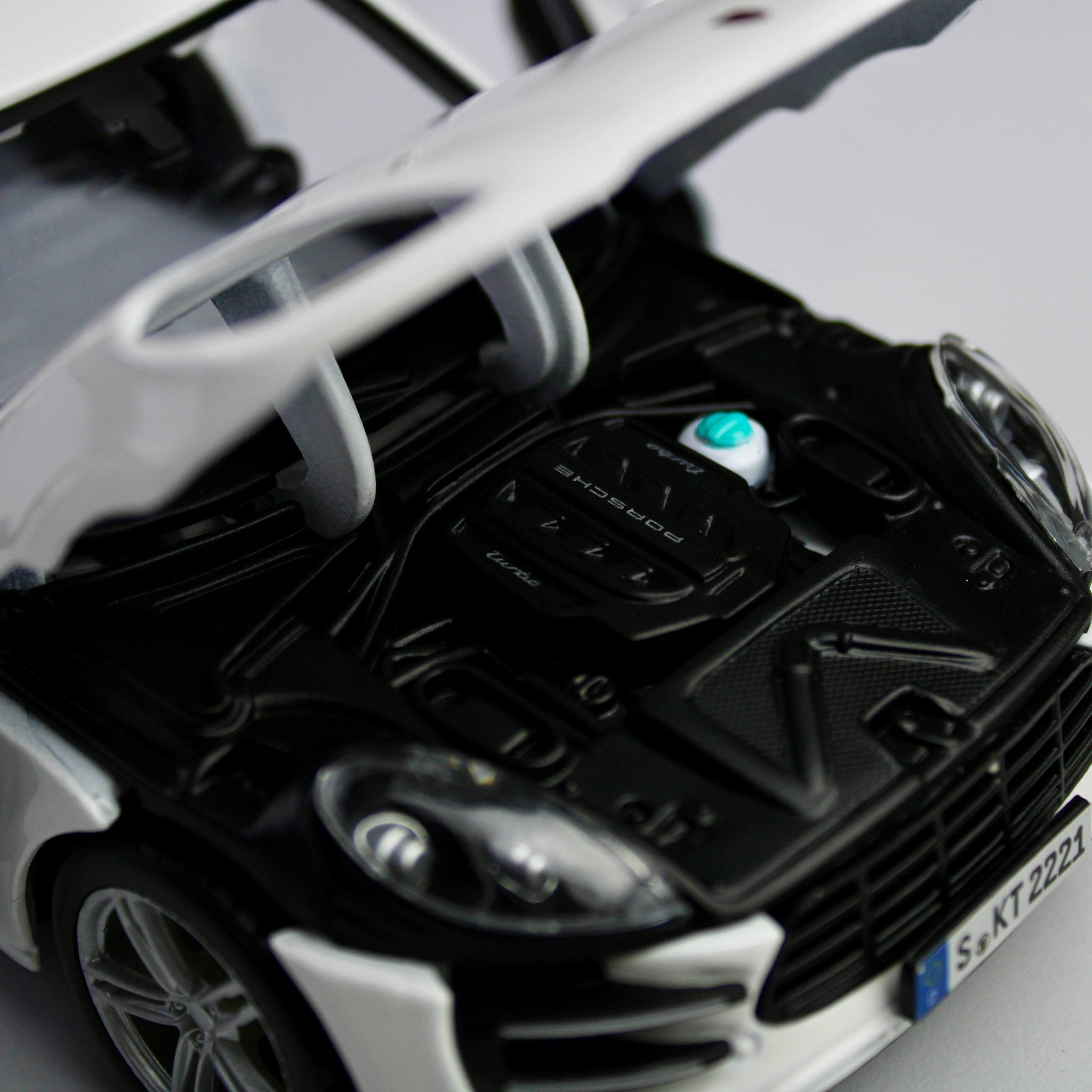 Bburago Porsche Macan 1:24 Die-Cast Model SUV – Star Collezione