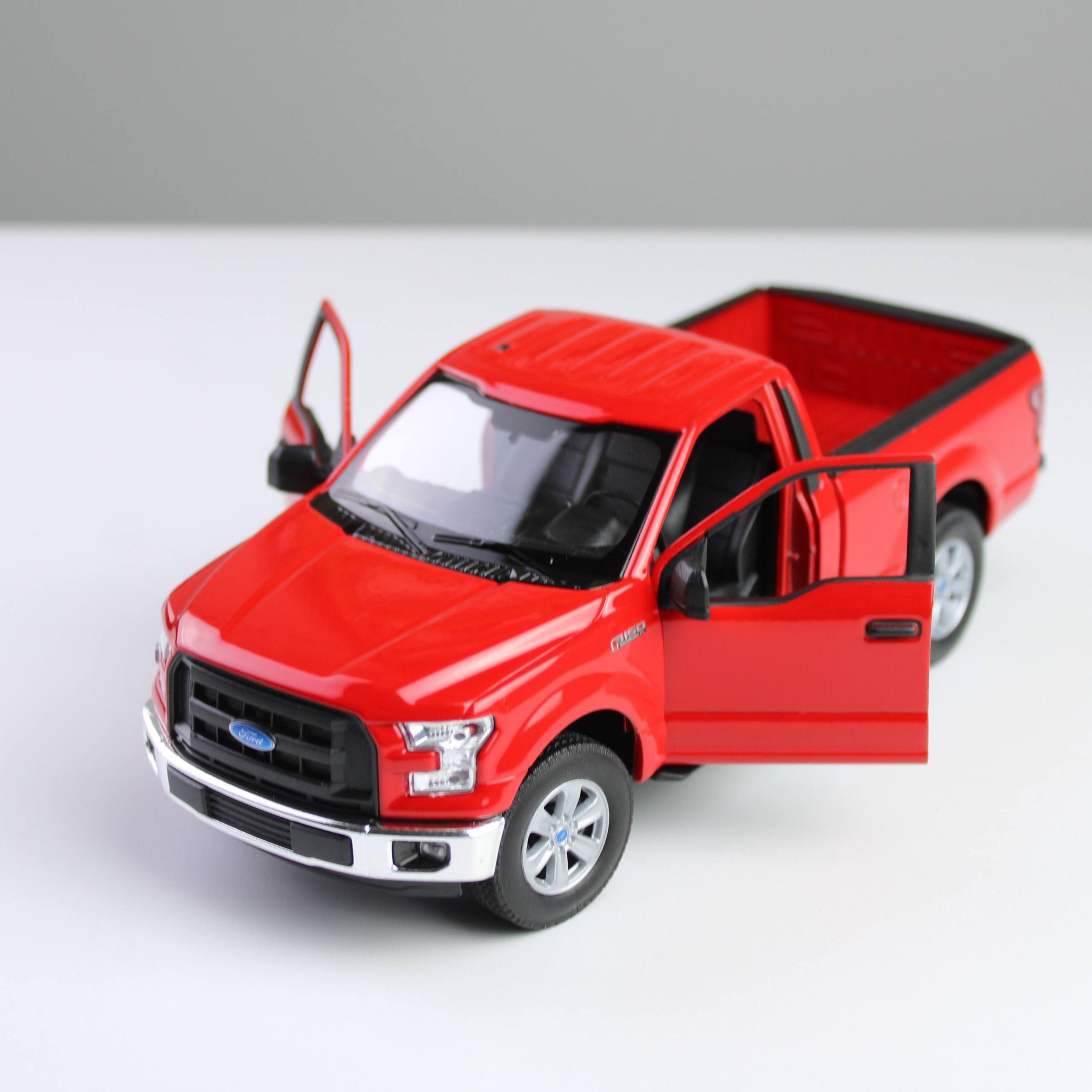 شاحنة نموذجية مصبوبة من Welly Ford F-150 2015 بمقياس 1:24