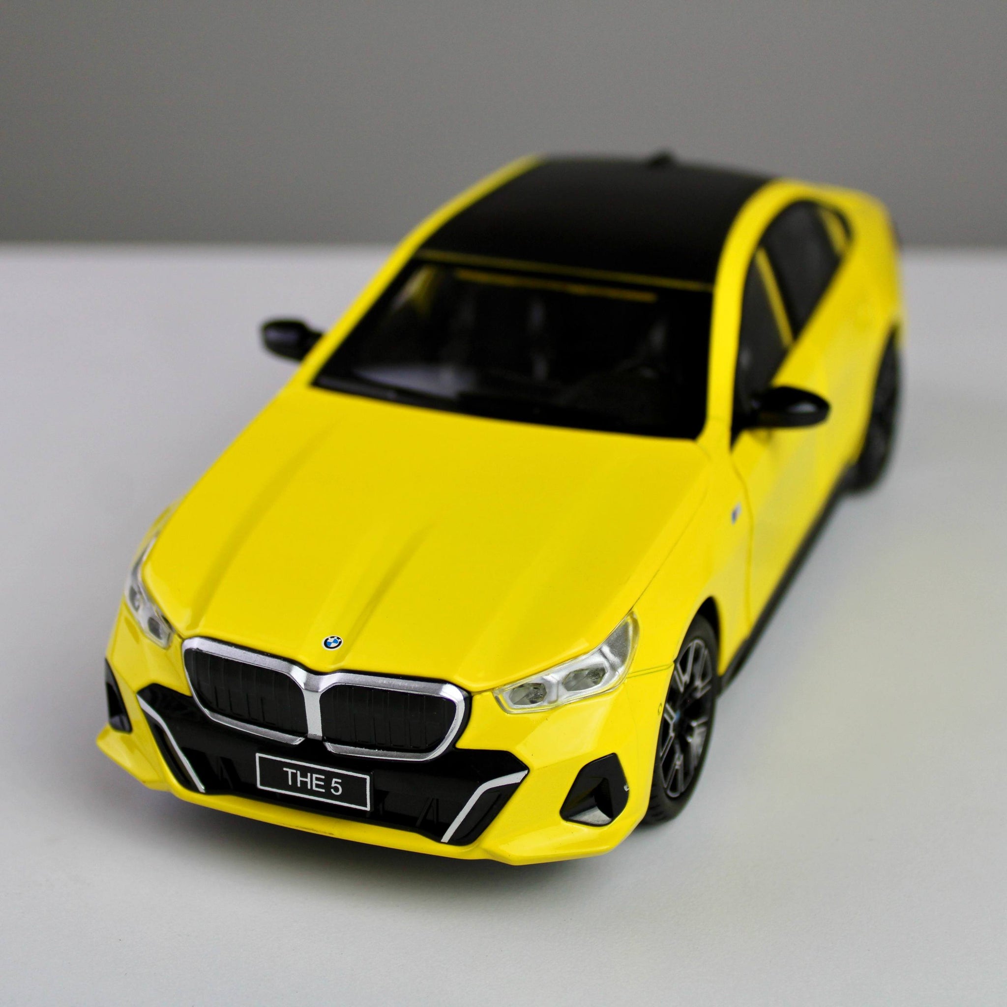 BMW 530Li 1:24 Die-Cast Model Car