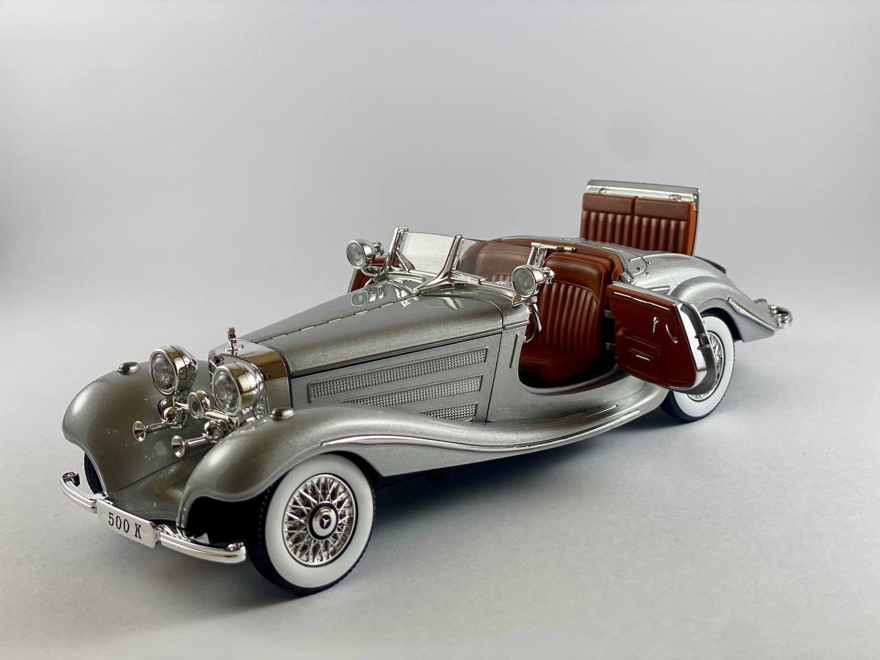 Mercedes Classic 500K 1:24 Scale Die-Cast Model Car