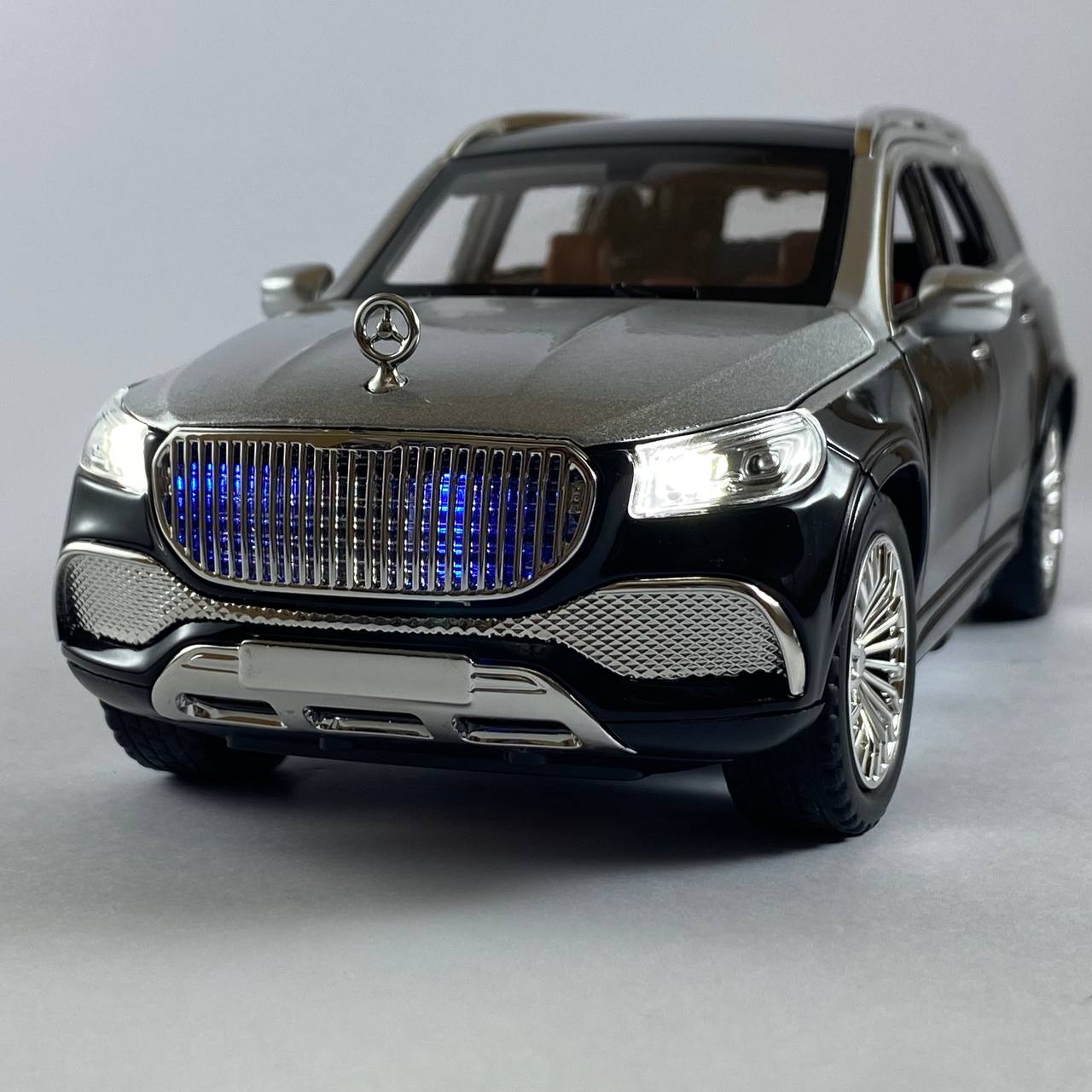 Mercedes-Maybach GLS 600 1:24 Scale Die-Cast Model Car