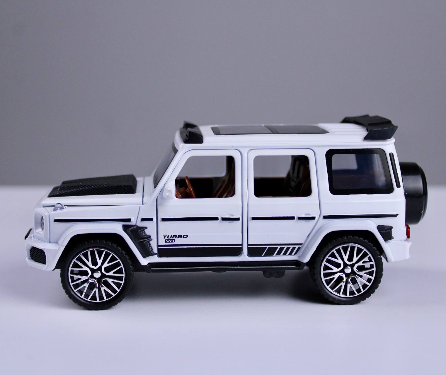 Mercedes G800 – 1:32 Scale