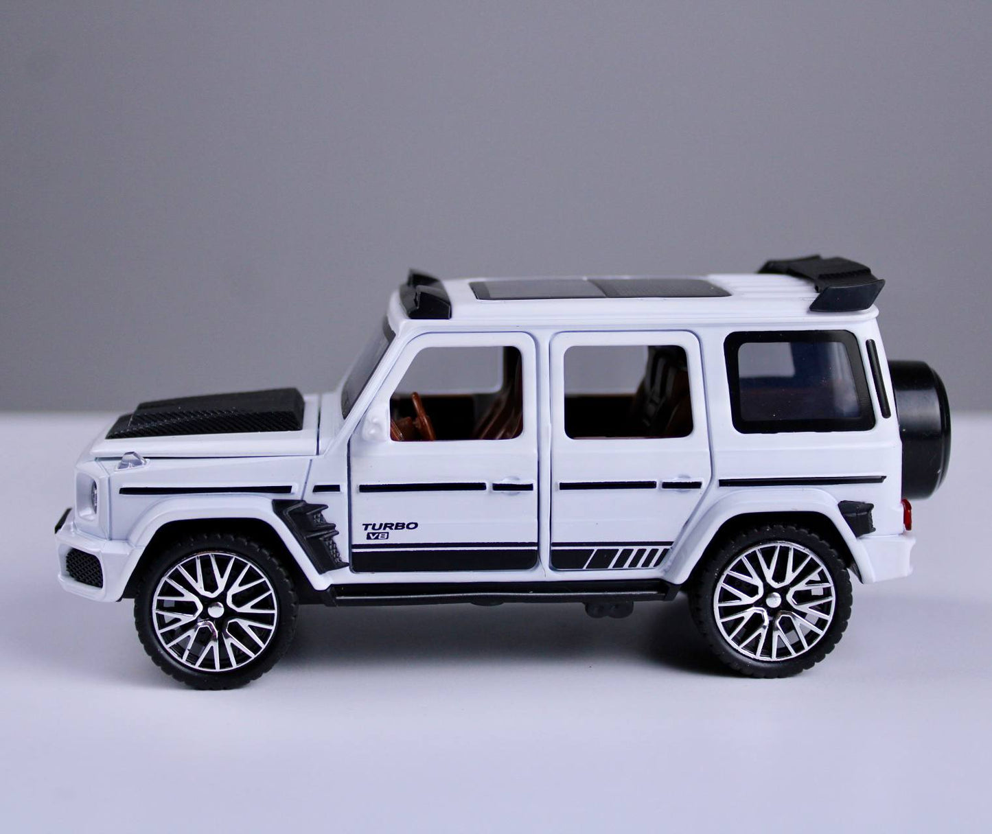 Mercedes G800 – 1:32 Scale