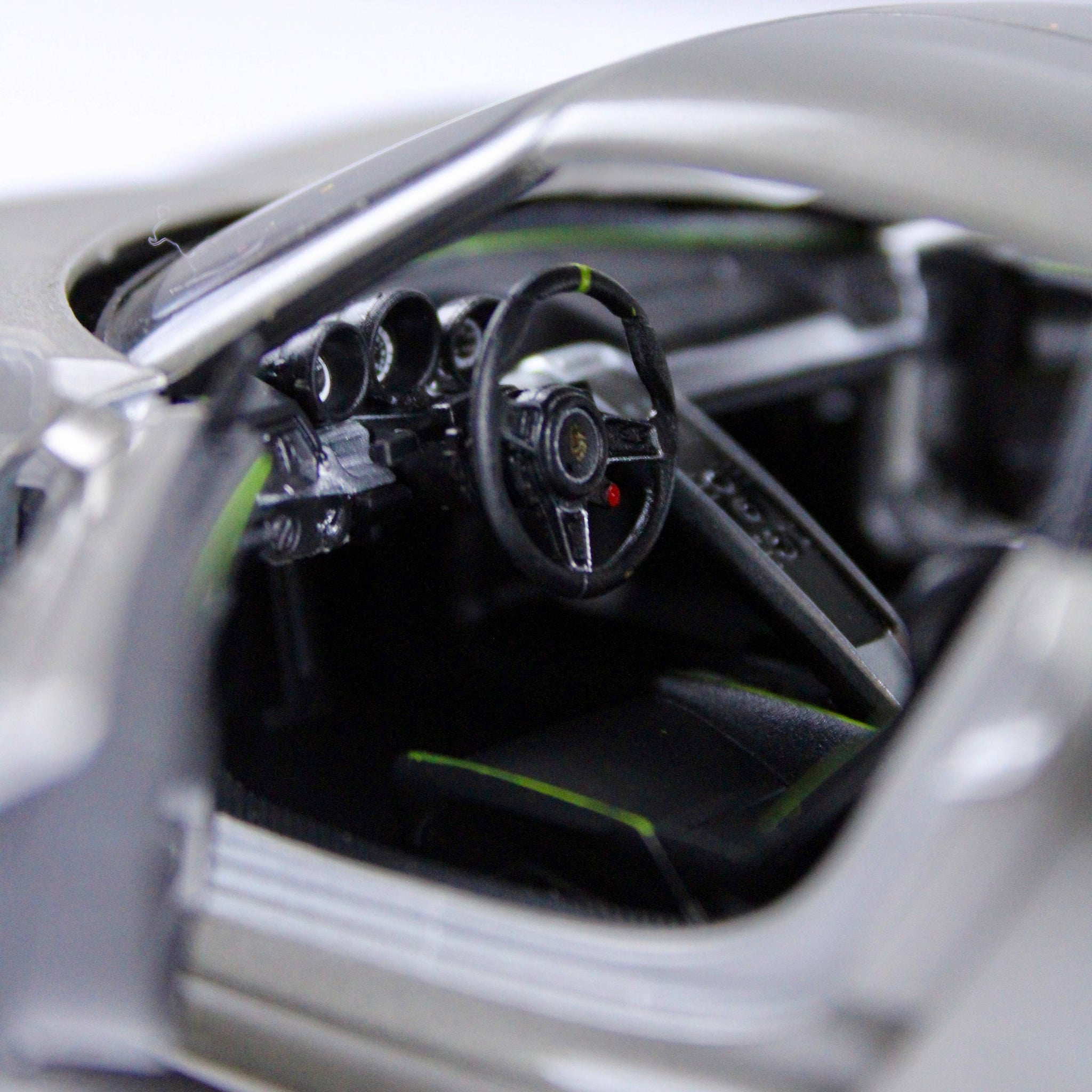 Porsche 918 Spyder - Champagne