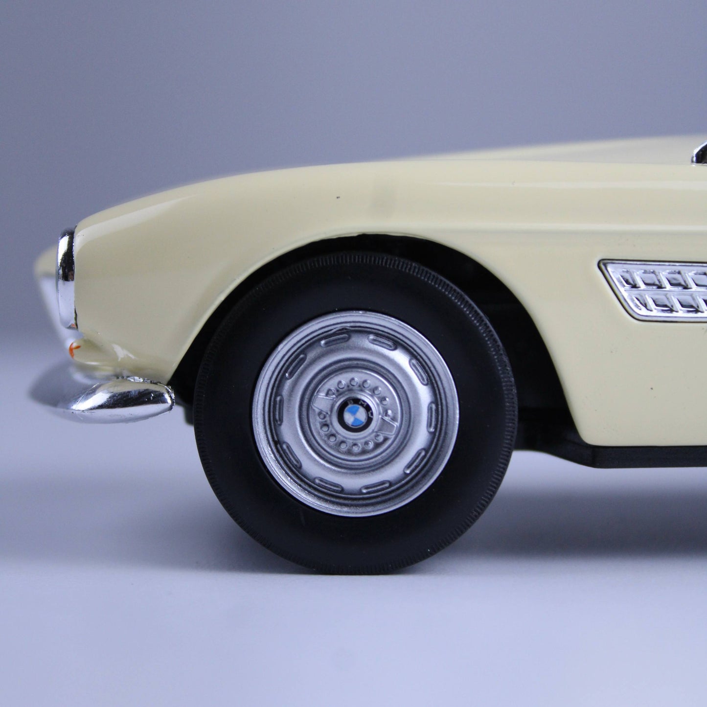 BMW 507 Die-Cast Model Car – 1:24 Scale by Welly NEX