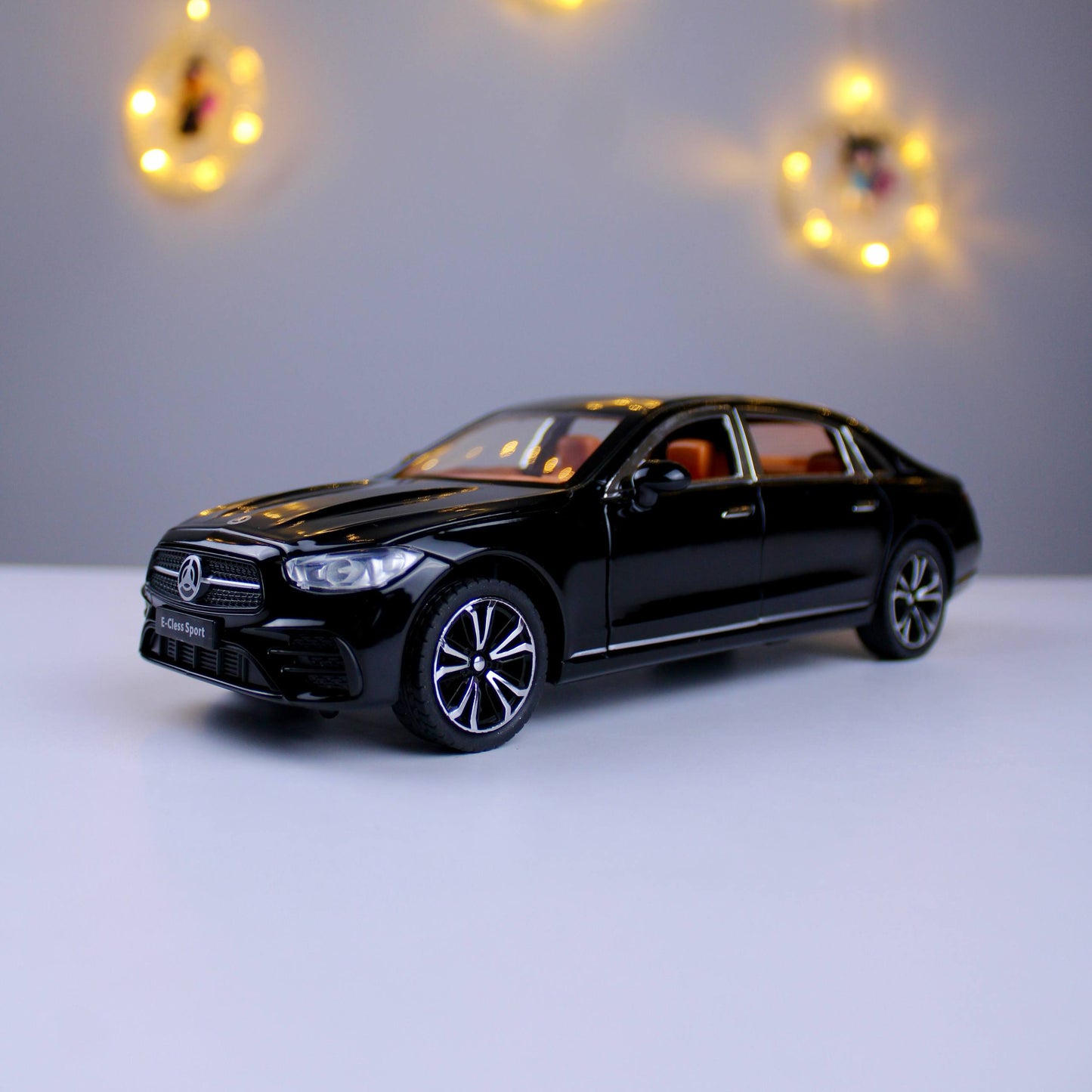Mercedes-Benz E-Class Sport  – 1:24 Scale