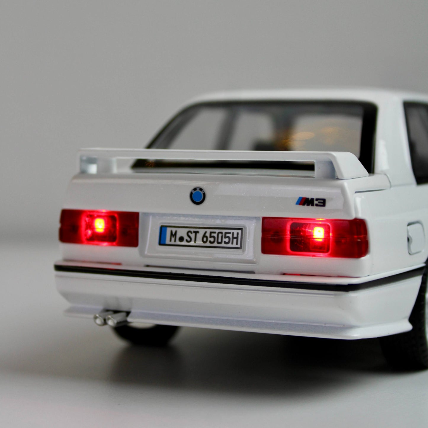 BMW M3 E30 – مقياس 1:24