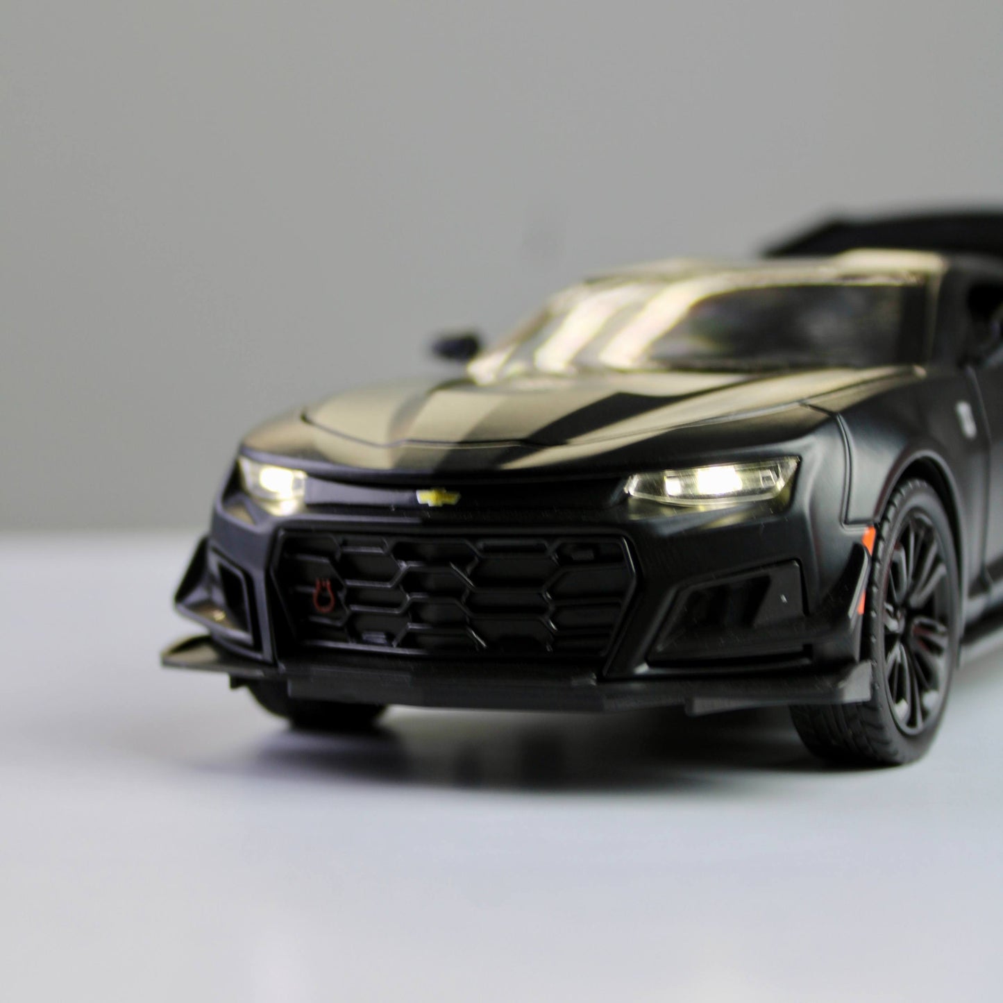 Chevrolet Camaro ZL1 Diecast Model – Sport Car Replica (1:24)