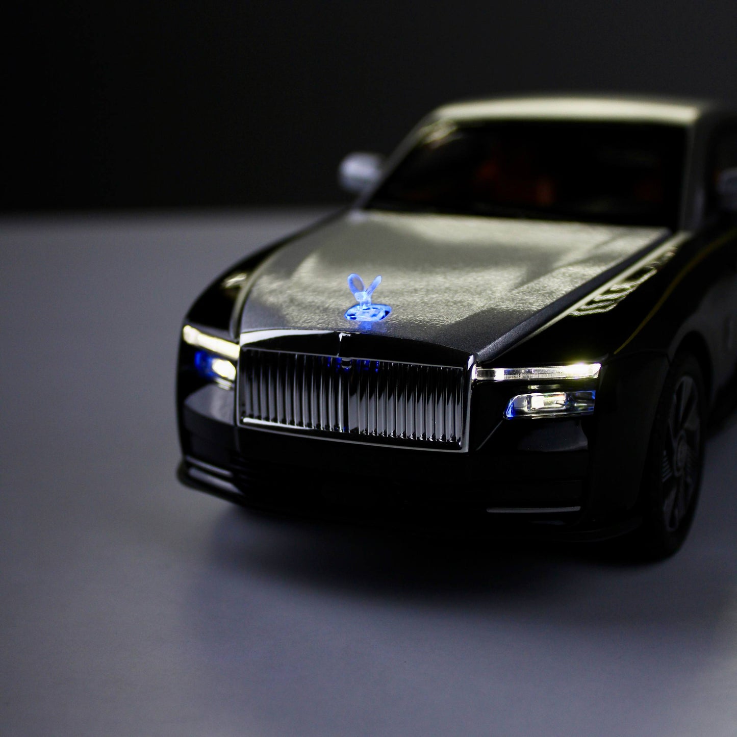Rolls-Royce Spectre 1:24 Diecast – Light, Sound