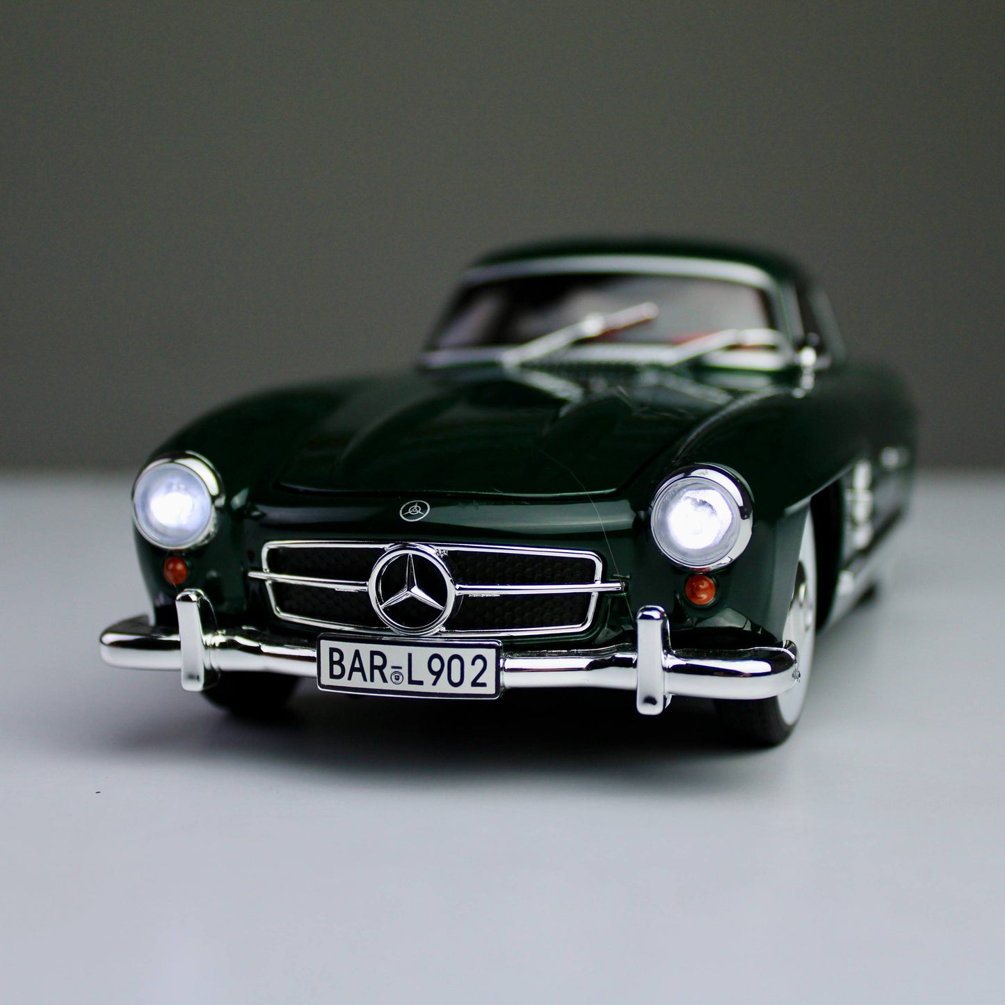 Mercedes-Benz 300SL Gullwing 1:24 Die-Cast