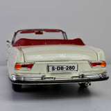 Maisto Mercedes-Benz 280 SE Cabriolet 1967 1:18 Die-Cast Model