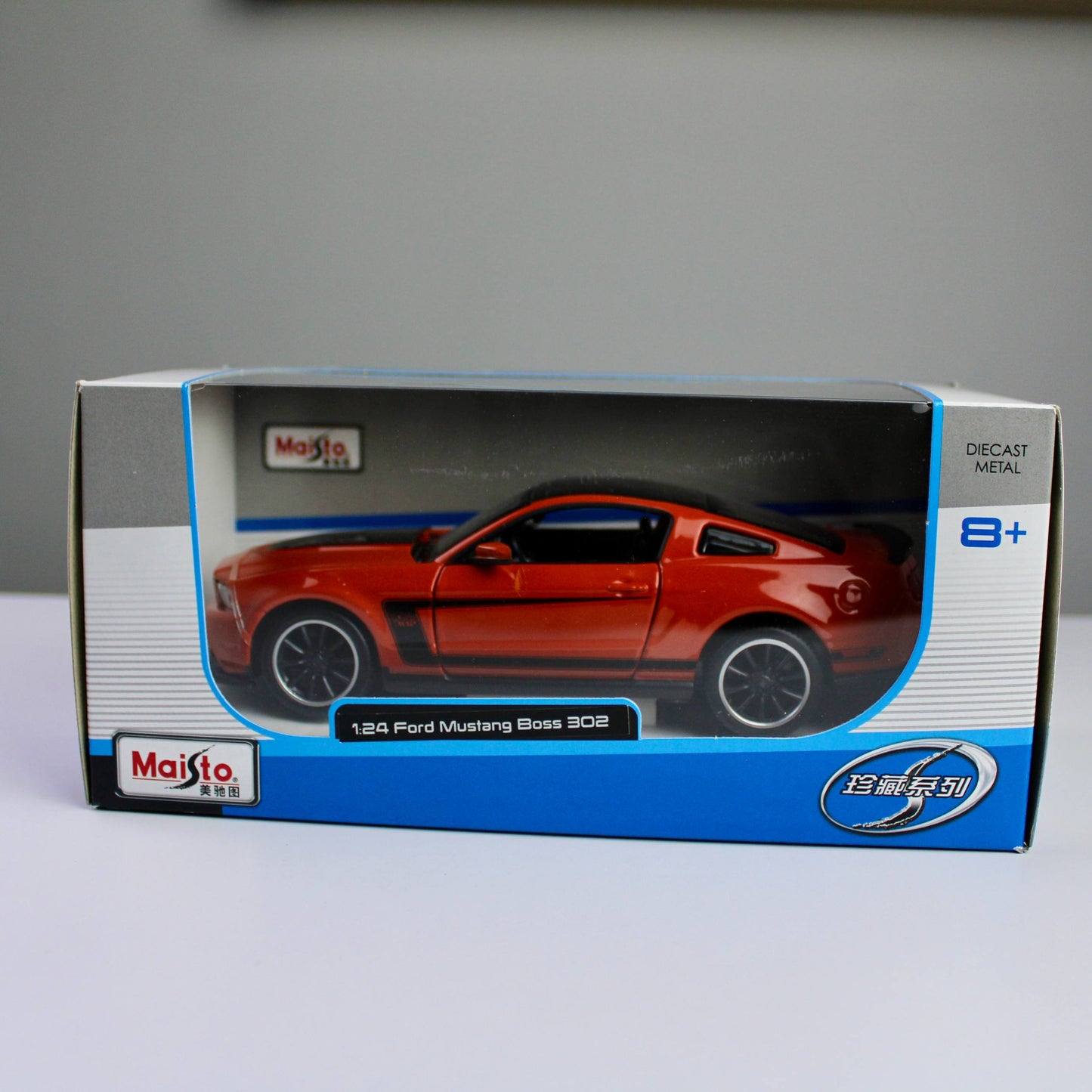 Maisto Ford Mustang Boss 302 1:24 Die-Cast Model Car