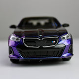 BMW i5 M60 1:24 Die-Cast Model Car