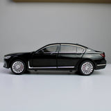 BMW 760Li Luxury Edition – 1:24 Die-Cast Model with Light & Sound
