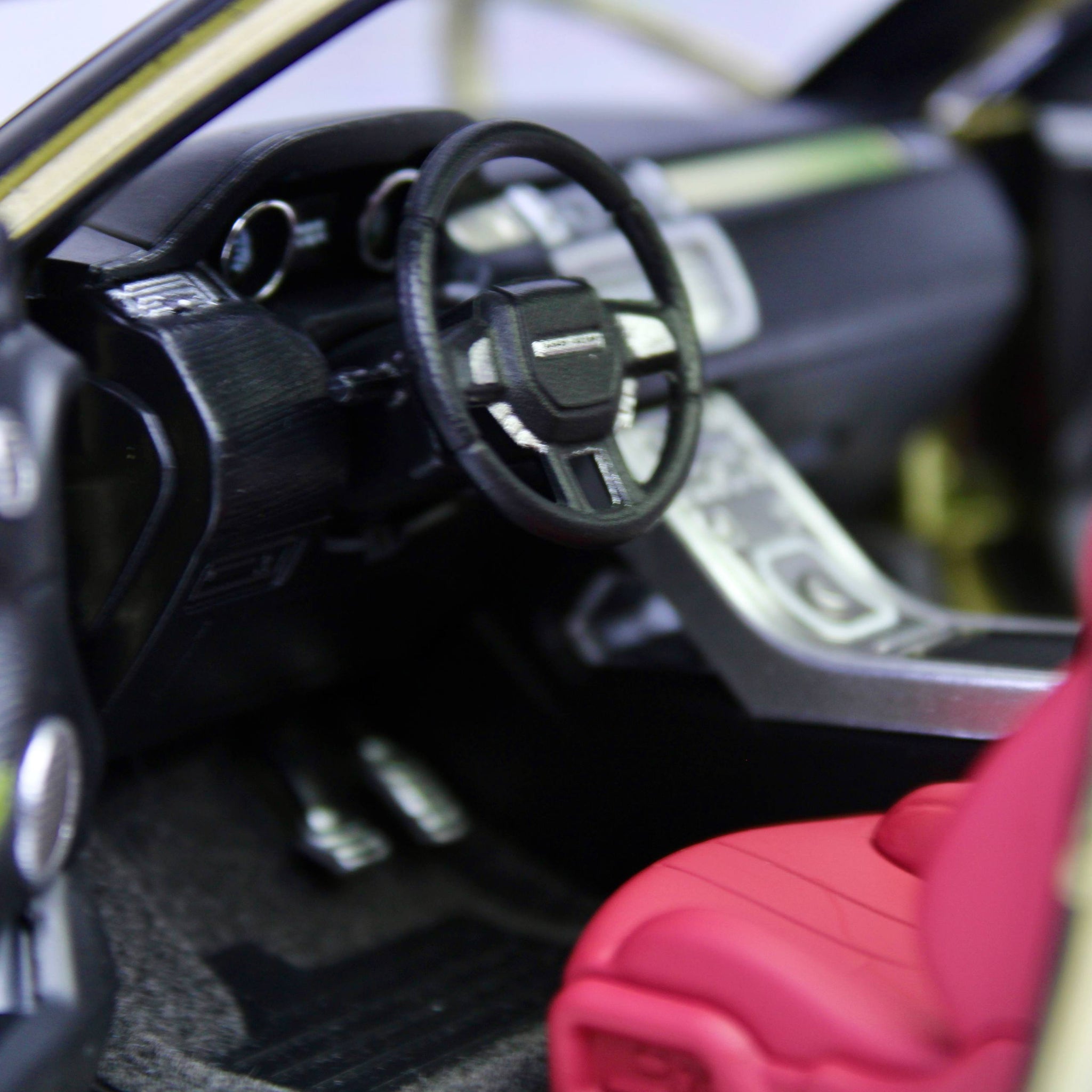 GT Autos Gold Range Rover Evoque Premium Die-Cast Model Car (1:18)