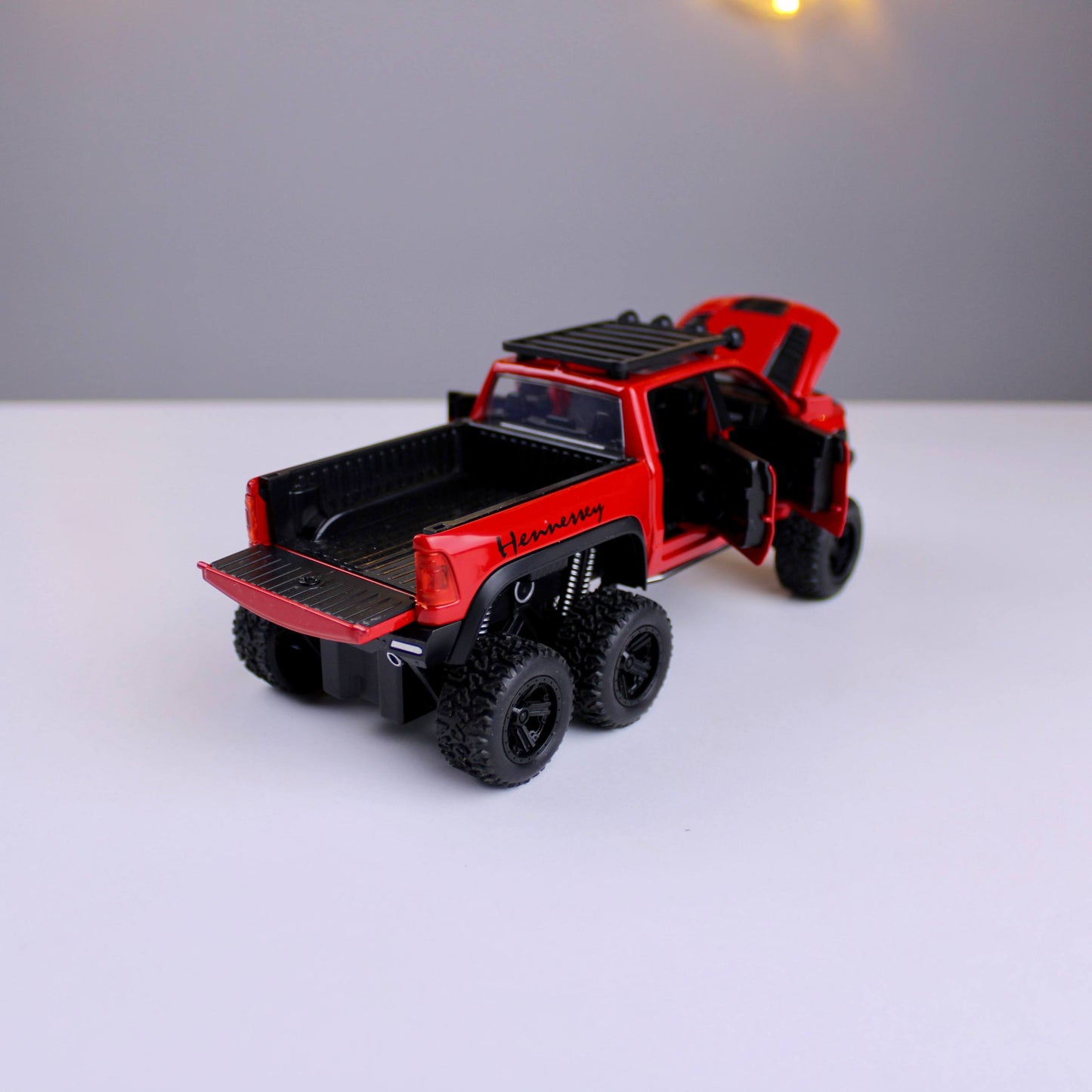 RAM Die-Cast Model Car – 1:32 Scale