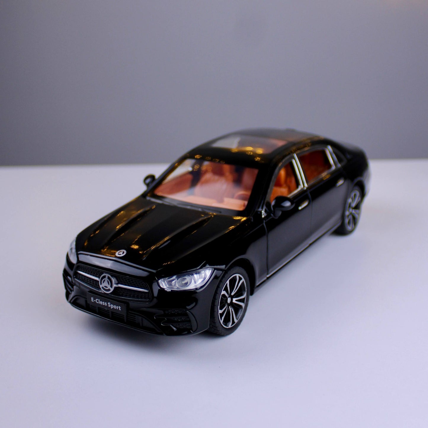 Mercedes-Benz E-Class Sport  – 1:24 Scale