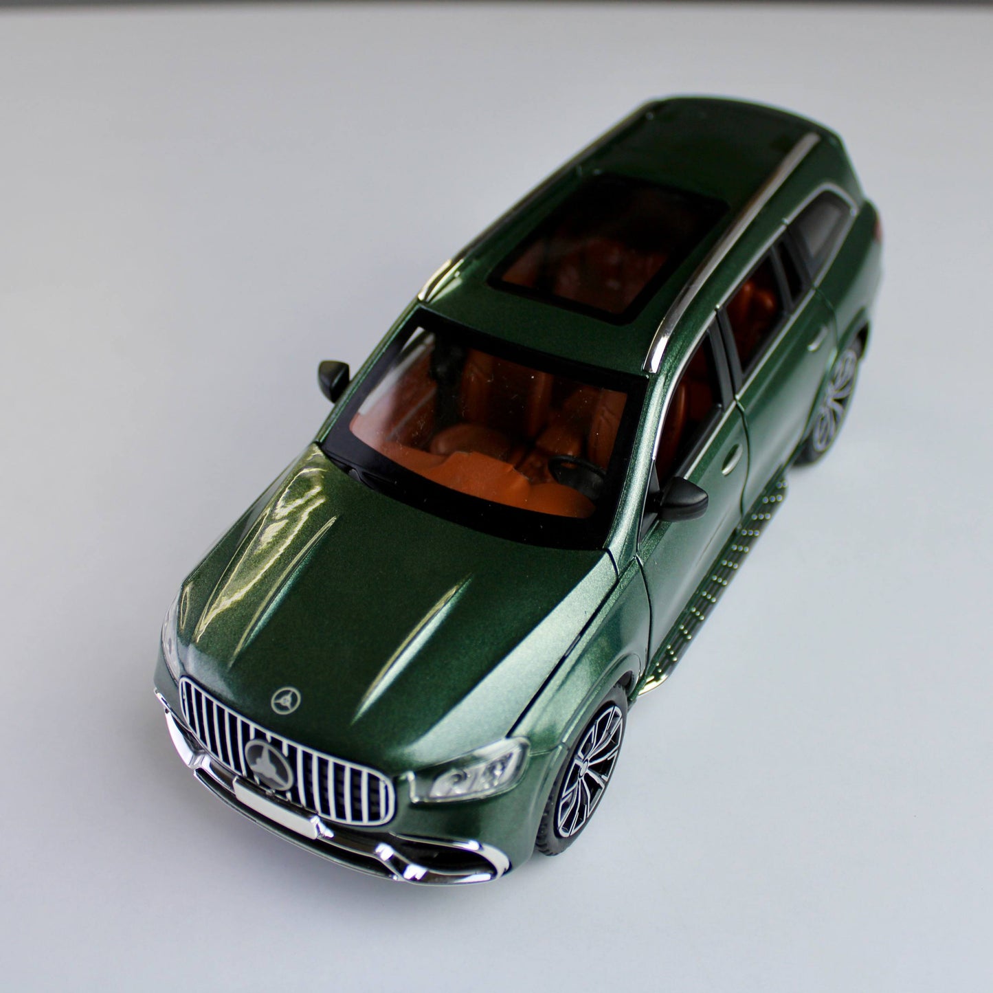 Mercedes-Benz GLS63 AMG Diecast Model – 1:24 Scale