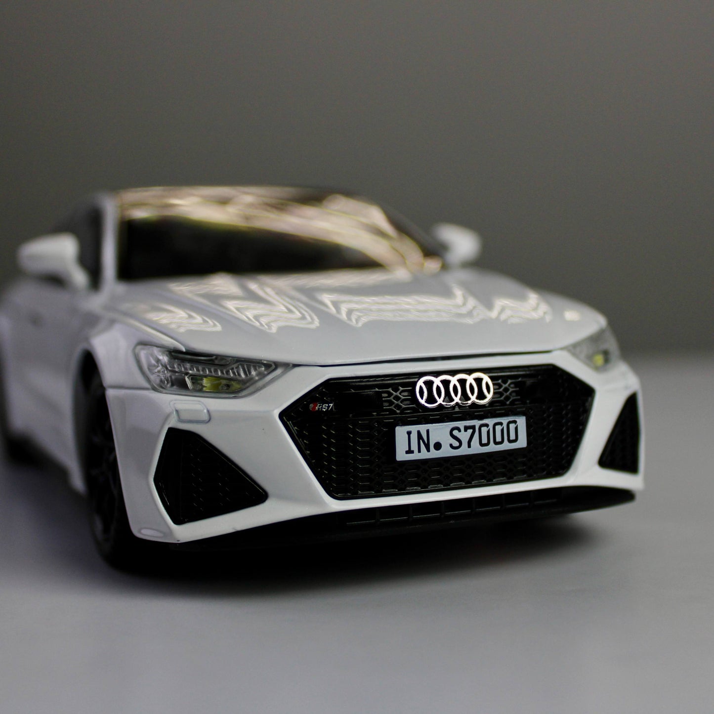 Audi RS7 Sportback C8 1:24 Diecast – Light, Sound