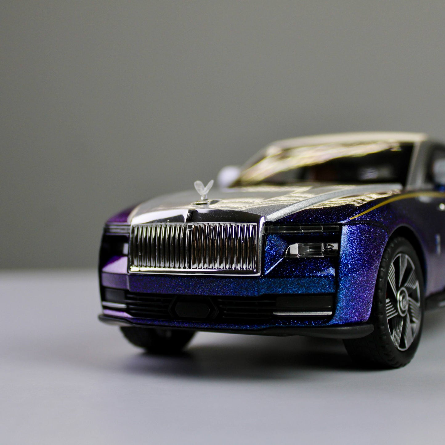 Rolls-Royce Spectre 1:24 Diecast – Light, Sound